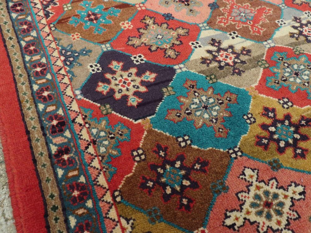 Vintage Persian Mahal Rug – Size: 3' 9" X 7' 6" - 5