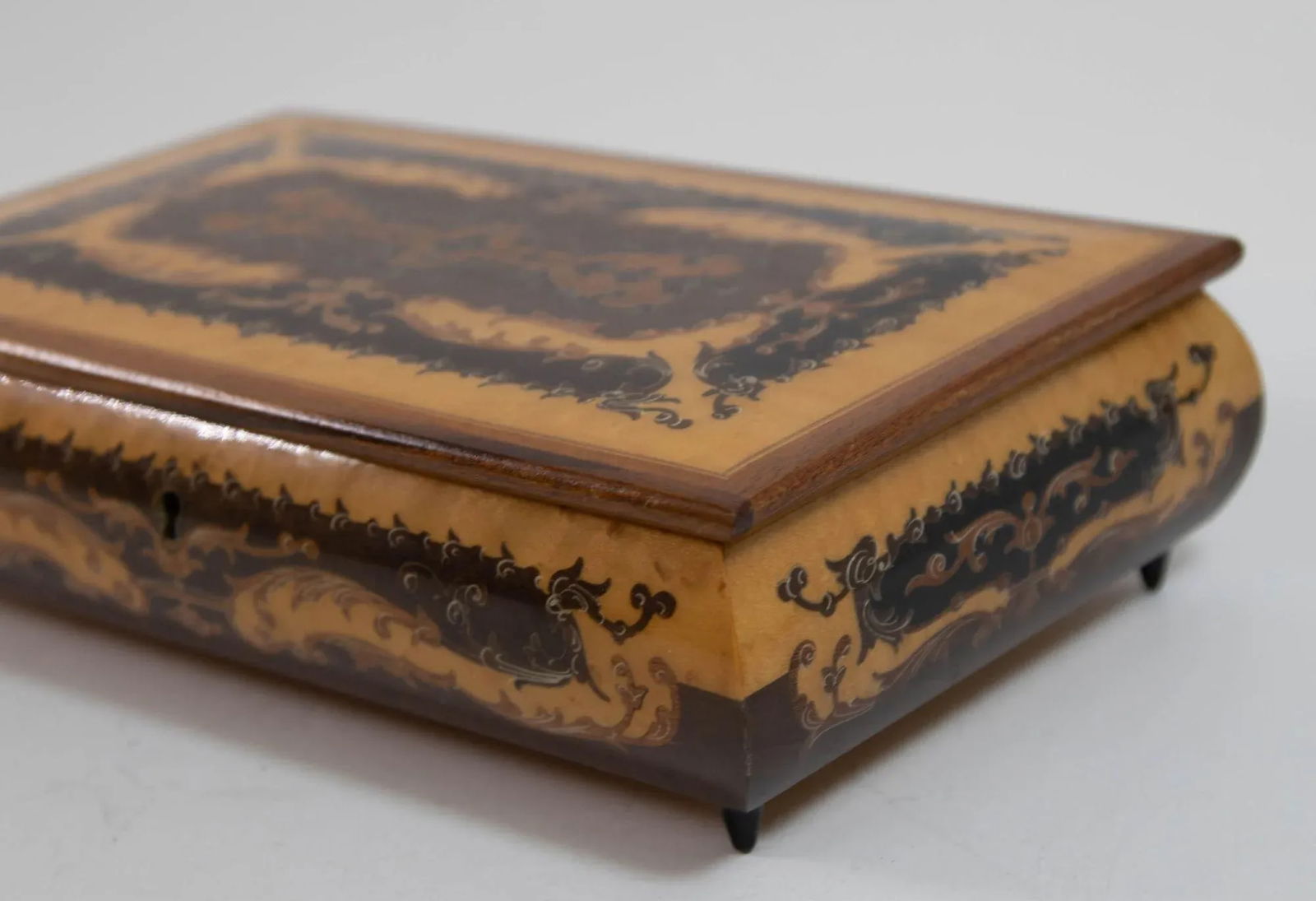 Vintage Footed Wooden Jewelry Music Box Made in Italy - 4