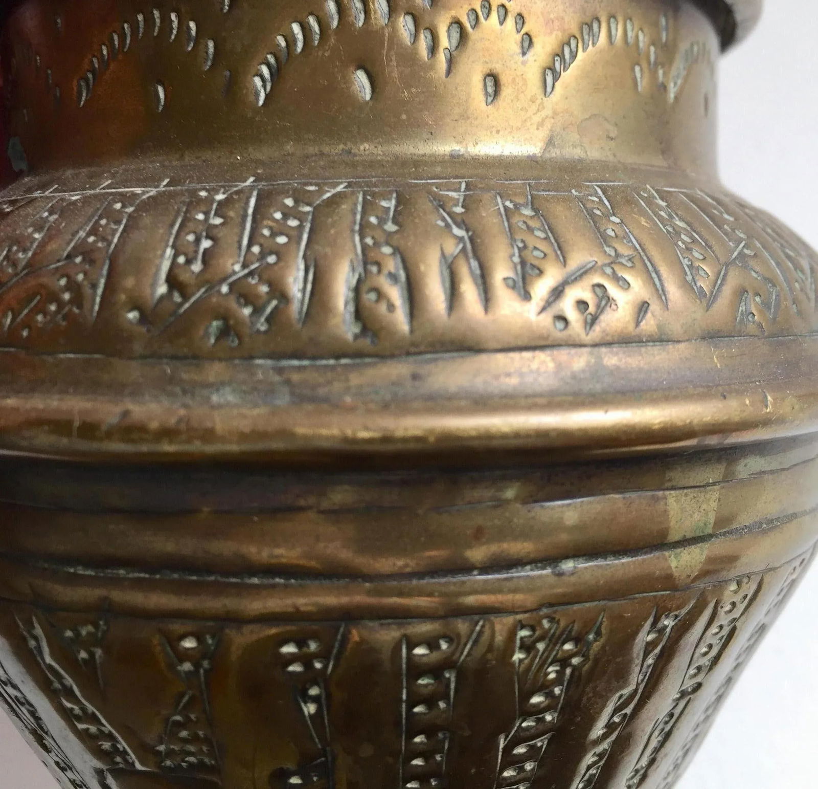 Middle Eastern Moorish Brass Bowl Hammered With Islamic Kufic Writing - 3