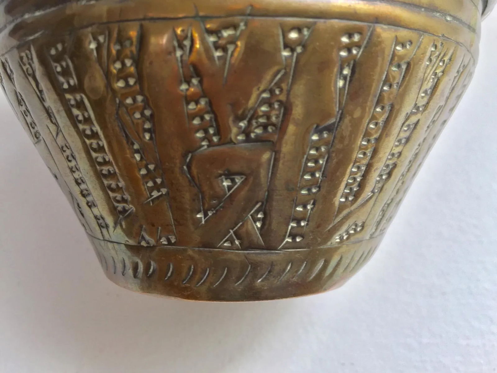 Middle Eastern Moorish Brass Bowl Hammered With Islamic Kufic Writing - 9