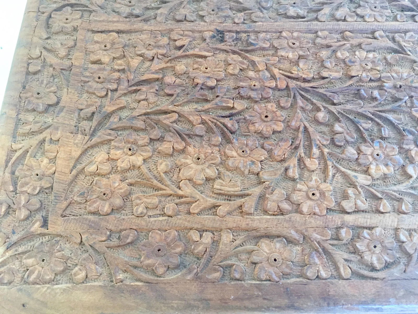 Early 20th Century Anglo Raj Hand-Carved Wooden Decorative Jewelry Box - 10