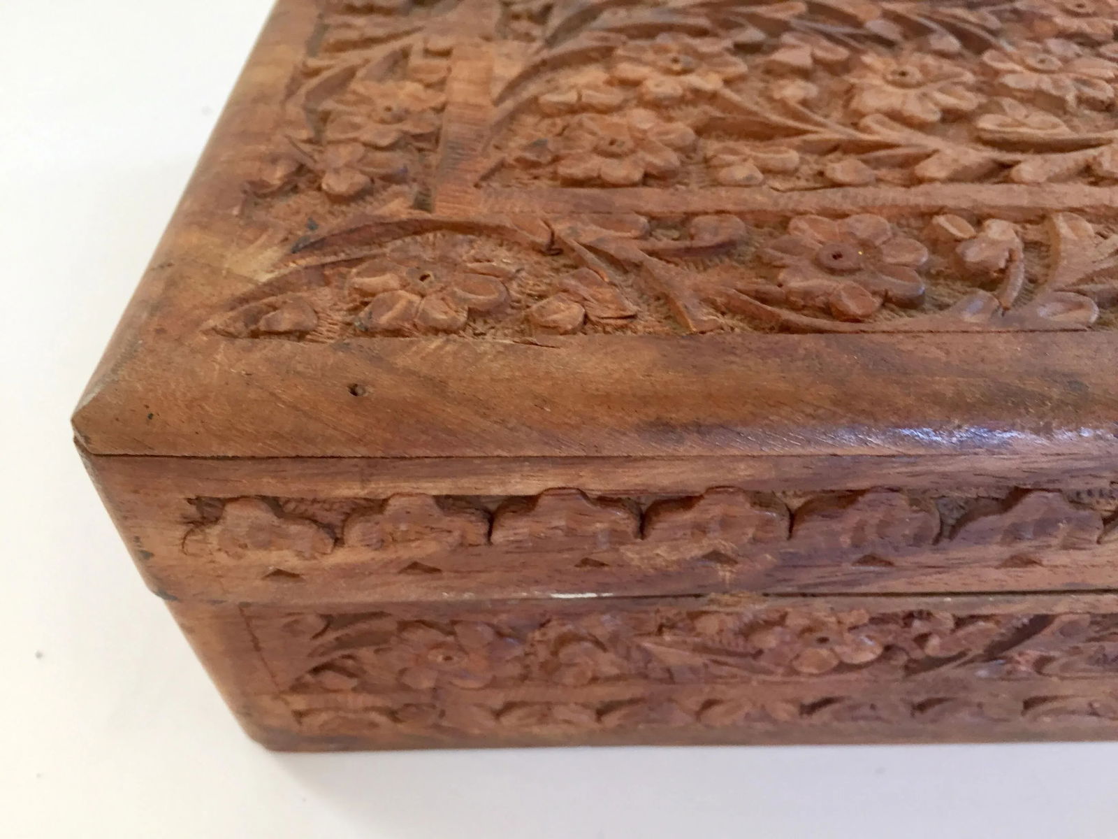 Early 20th Century Anglo Raj Hand-Carved Wooden Decorative Jewelry Box - 6
