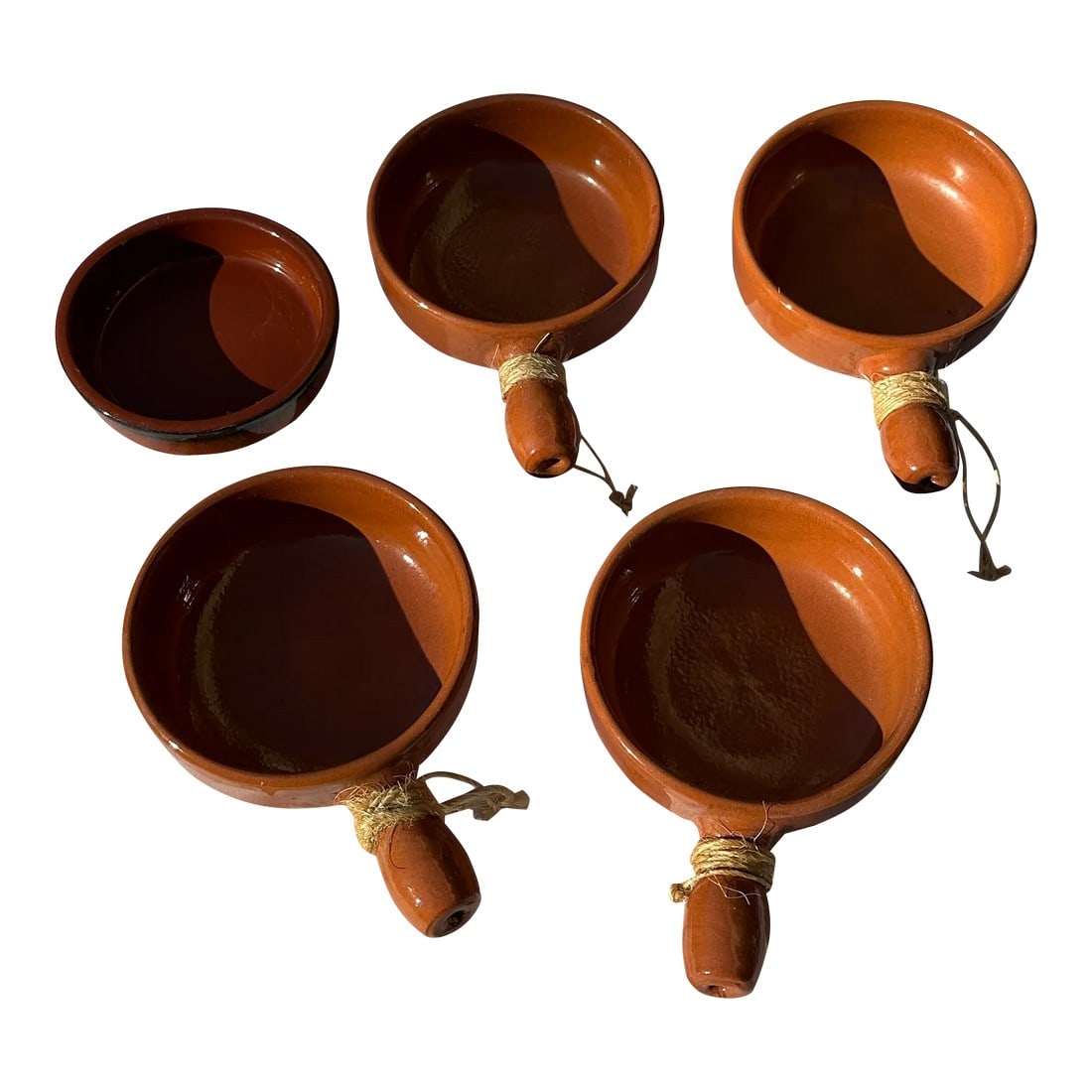 1970s Onion Soup Bowls- Set of 5: Up for consideration is a beautiful collection of onion soup bowls. These would look lovely in your home and is a great find for the interior design enthusiast! Please check out my other listings! 