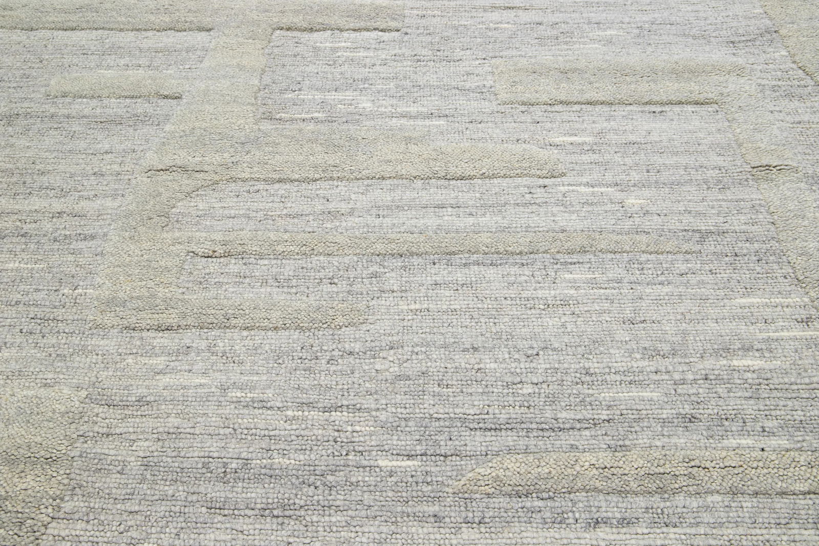 Contemporary Geometric Wool Rug Moroccan-Style in Natural Gray by Apadana - 7