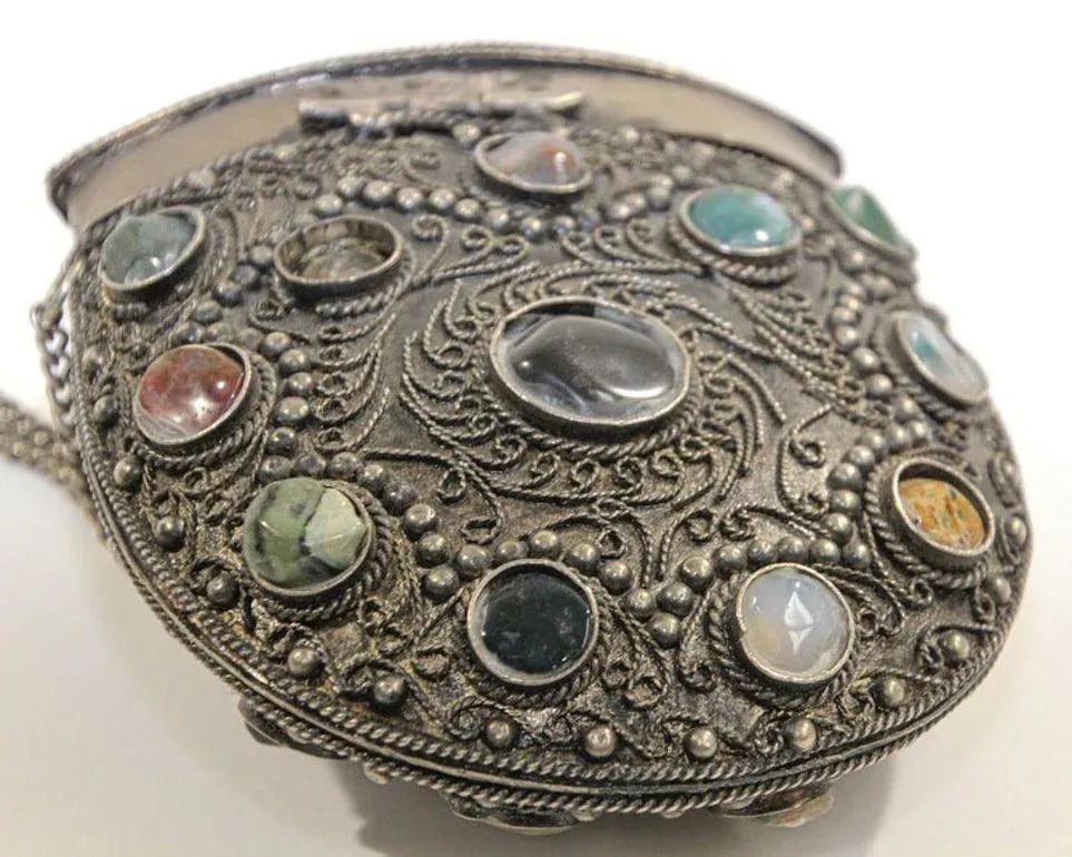Vintage Sajai Metal and Agate Scroll Box Coin Purse, Handmade in India - 9