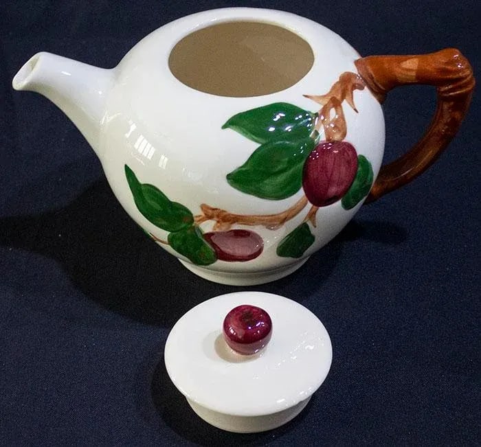 1960s Franciscan Apple Pattern Tea Pot - 4