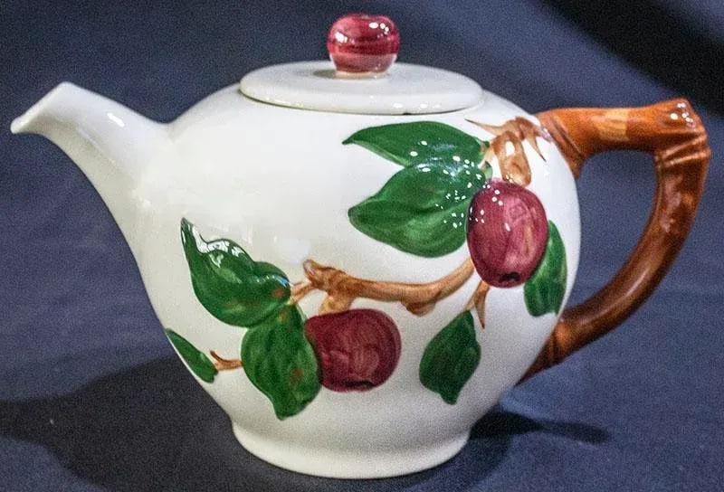 1960s Franciscan Apple Pattern Tea Pot - 5