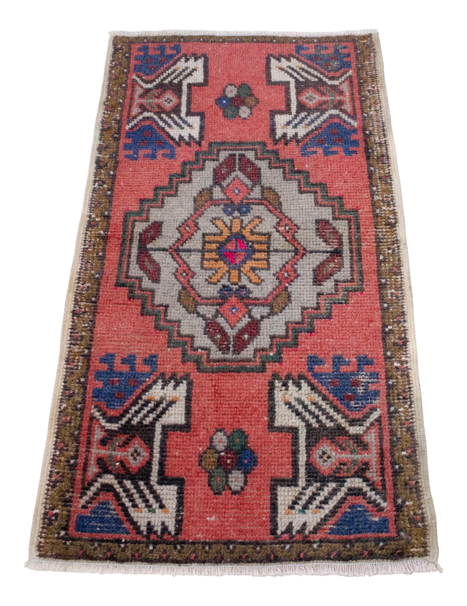 Distressed Low Pile Turkish Petite Rug Hand Knotted Faded Mat Enrty Decor- 1'8'' X 3' - 4