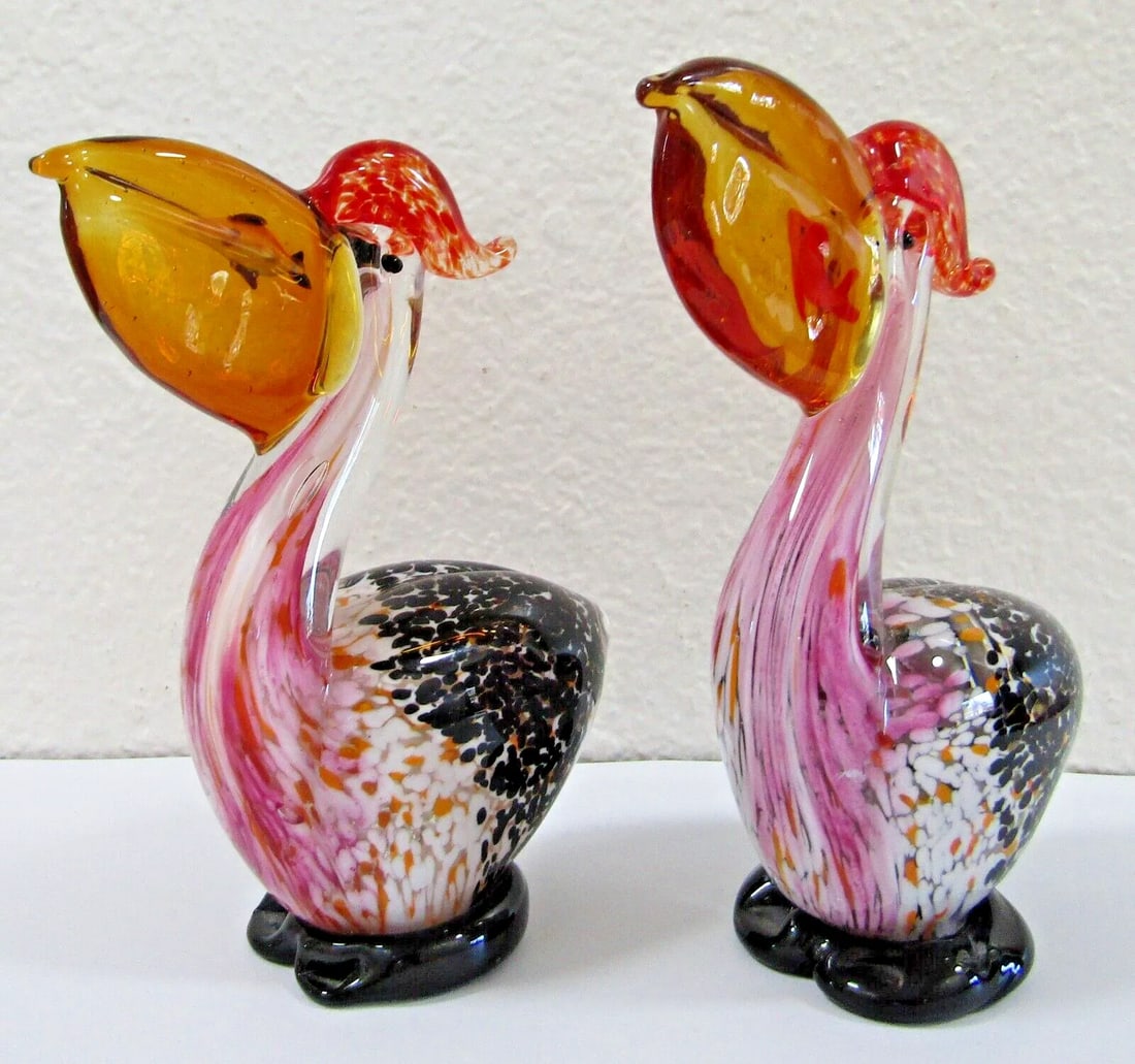 1980s Pair of Vintage Murano Style Art Glass Pelican Figurines With Fish in Mouth - 4