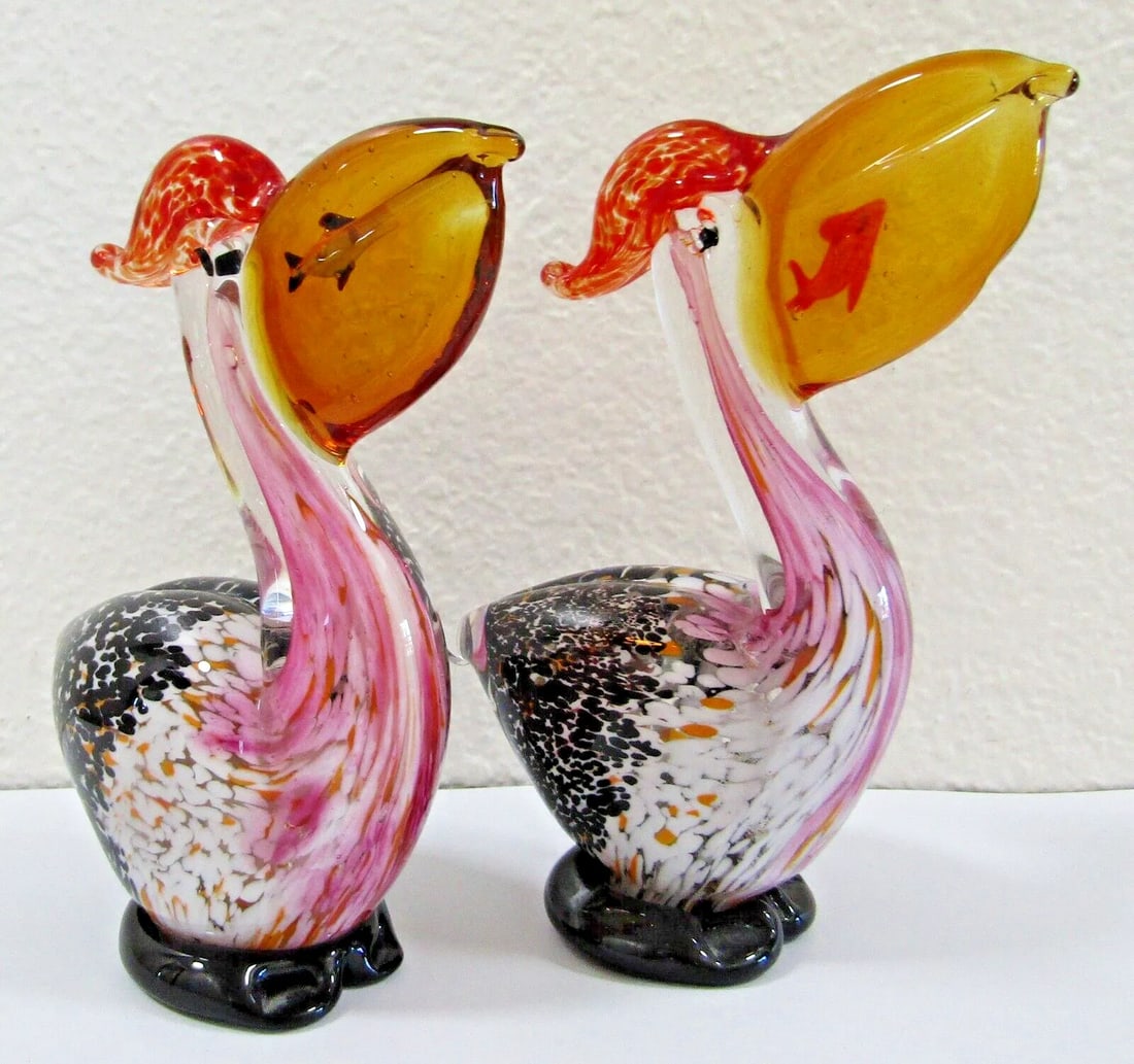1980s Pair of Vintage Murano Style Art Glass Pelican Figurines With Fish in Mouth - 6