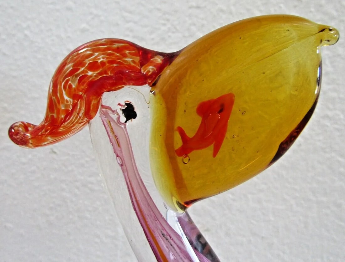 1980s Pair of Vintage Murano Style Art Glass Pelican Figurines With Fish in Mouth - 9