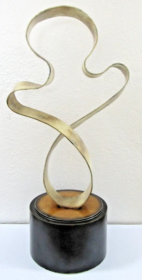 1980s Abstract Steel Ribbon Tabletop Sculpture on Weighted Wood Base - 4