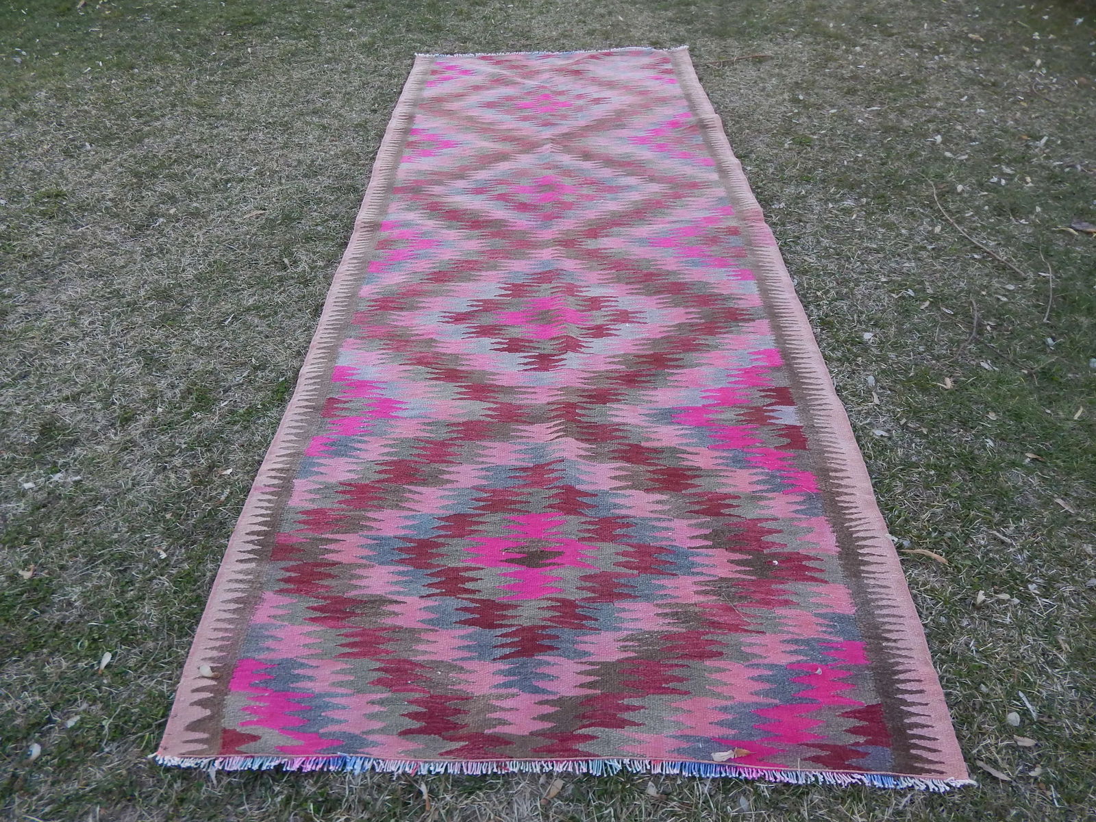 1970s Vintage Caucasian Kilim Runner - 3"²11"³ × 9"²6"³ - 12