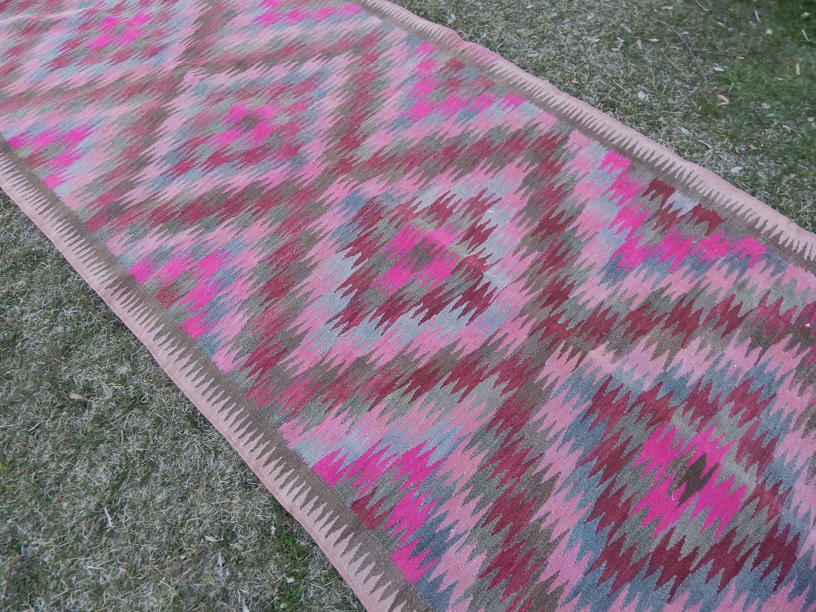 1970s Vintage Caucasian Kilim Runner - 3"²11"³ × 9"²6"³ - 2