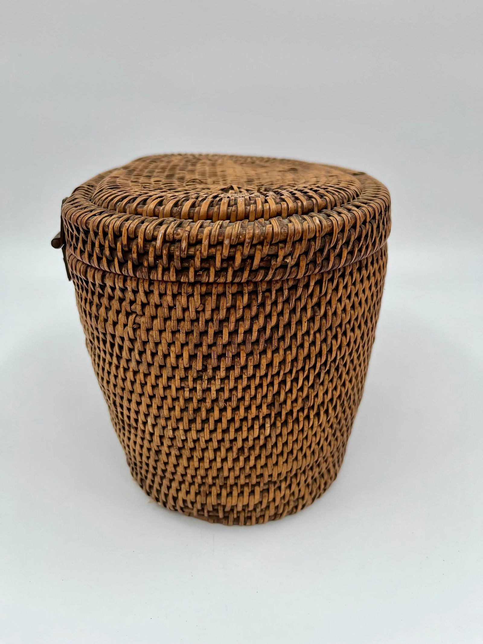 Vintage Chinese Wicker and Brass Tea or Lunch Basket - 2