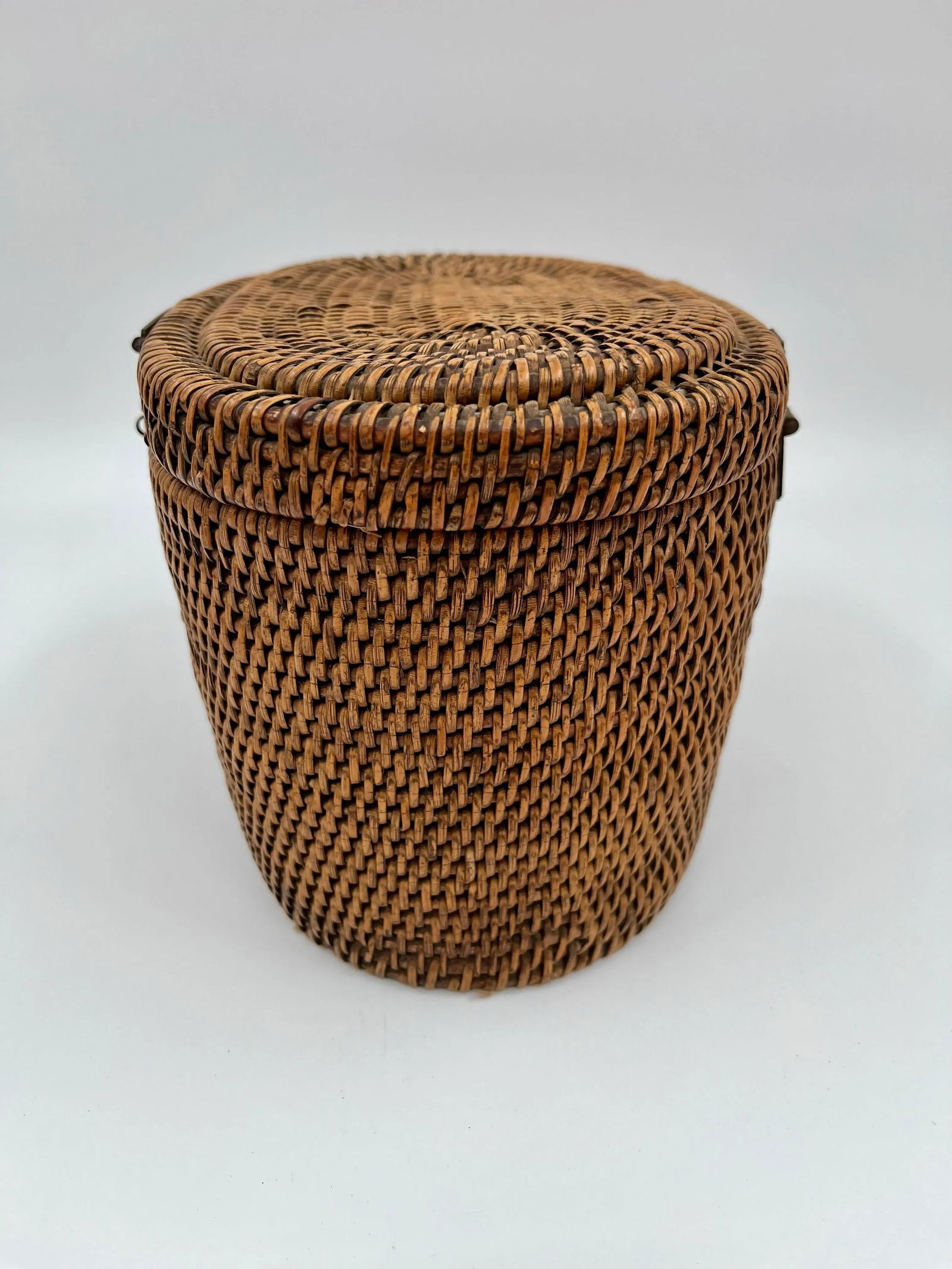 Vintage Chinese Wicker and Brass Tea or Lunch Basket - 4