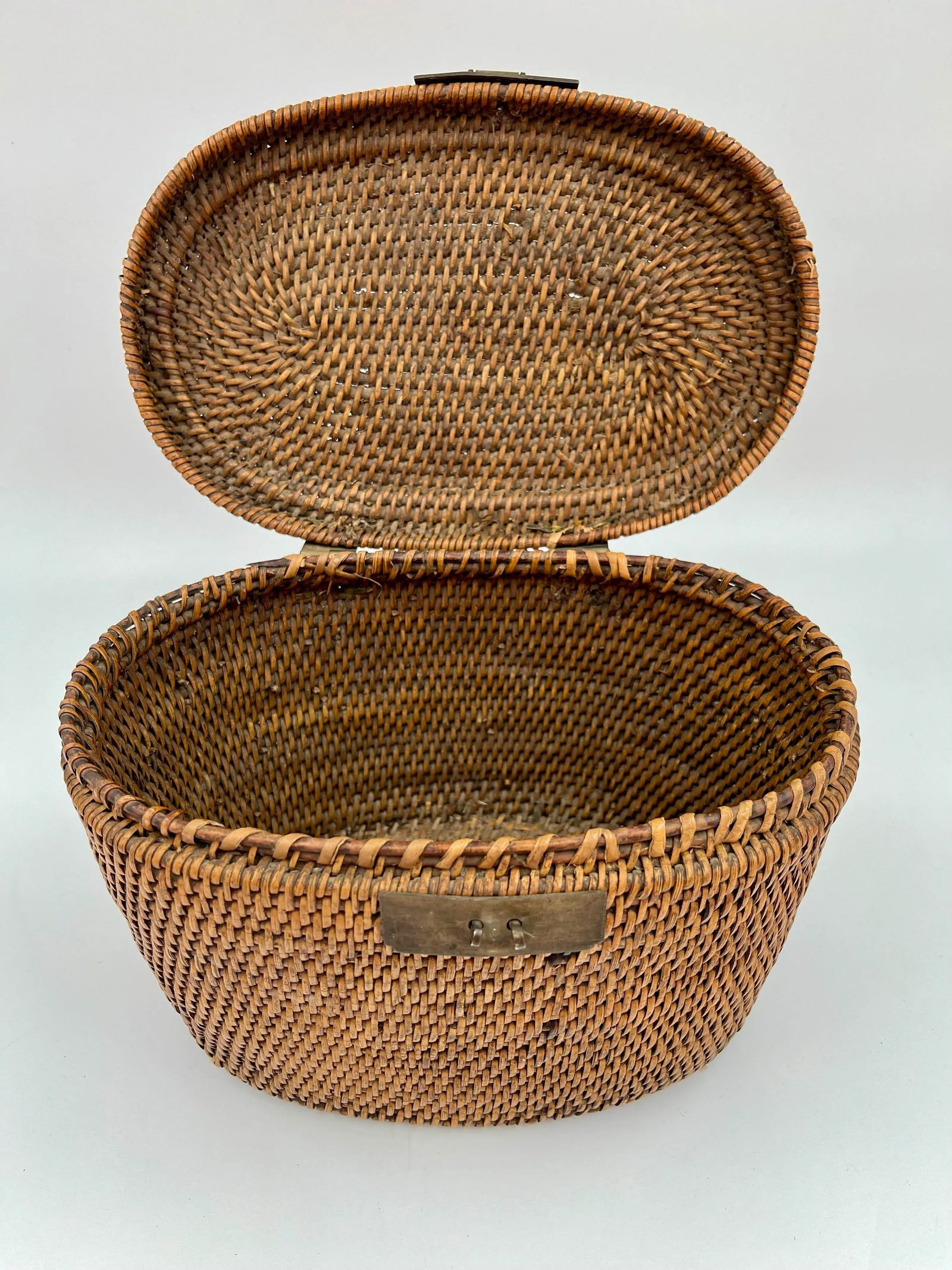 Vintage Chinese Wicker and Brass Tea or Lunch Basket - 5