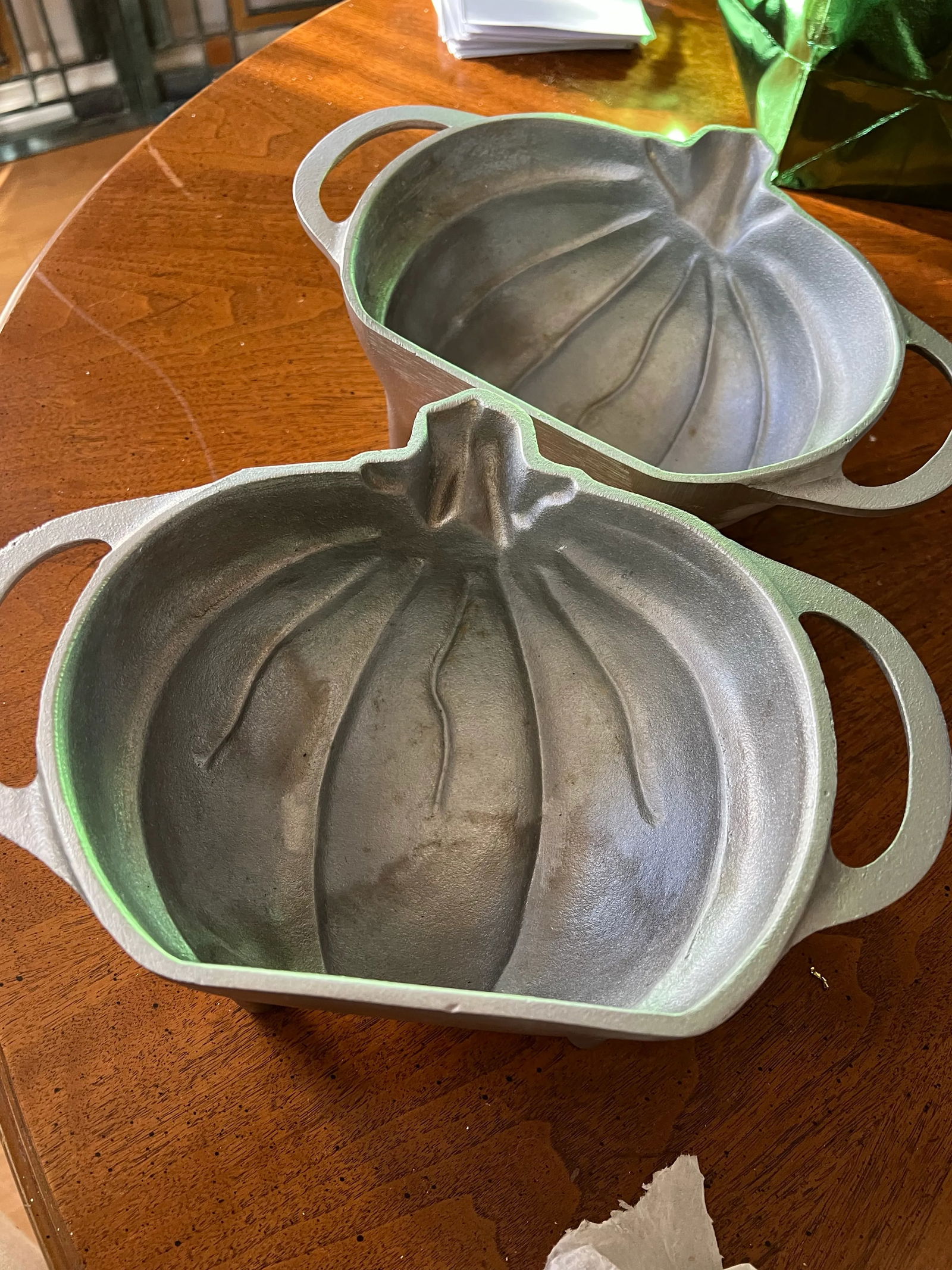 Vintage Pumpkin Footed Cake Mold - 4