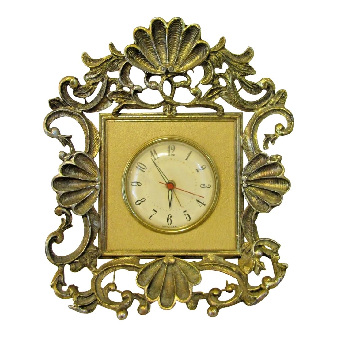 Vintage Mid-Century Modern French Style Ormulu Electric Table Clock: Vintage Mid-Century Modern French Style Ormulu Electric Table Clock Measures 7 1/4" wide, 5 3/4" deep and 9" tall. Time Period Manufactured: 1950-1959 Frame Material: Metal Vintage: Yes Era: Mid 20th