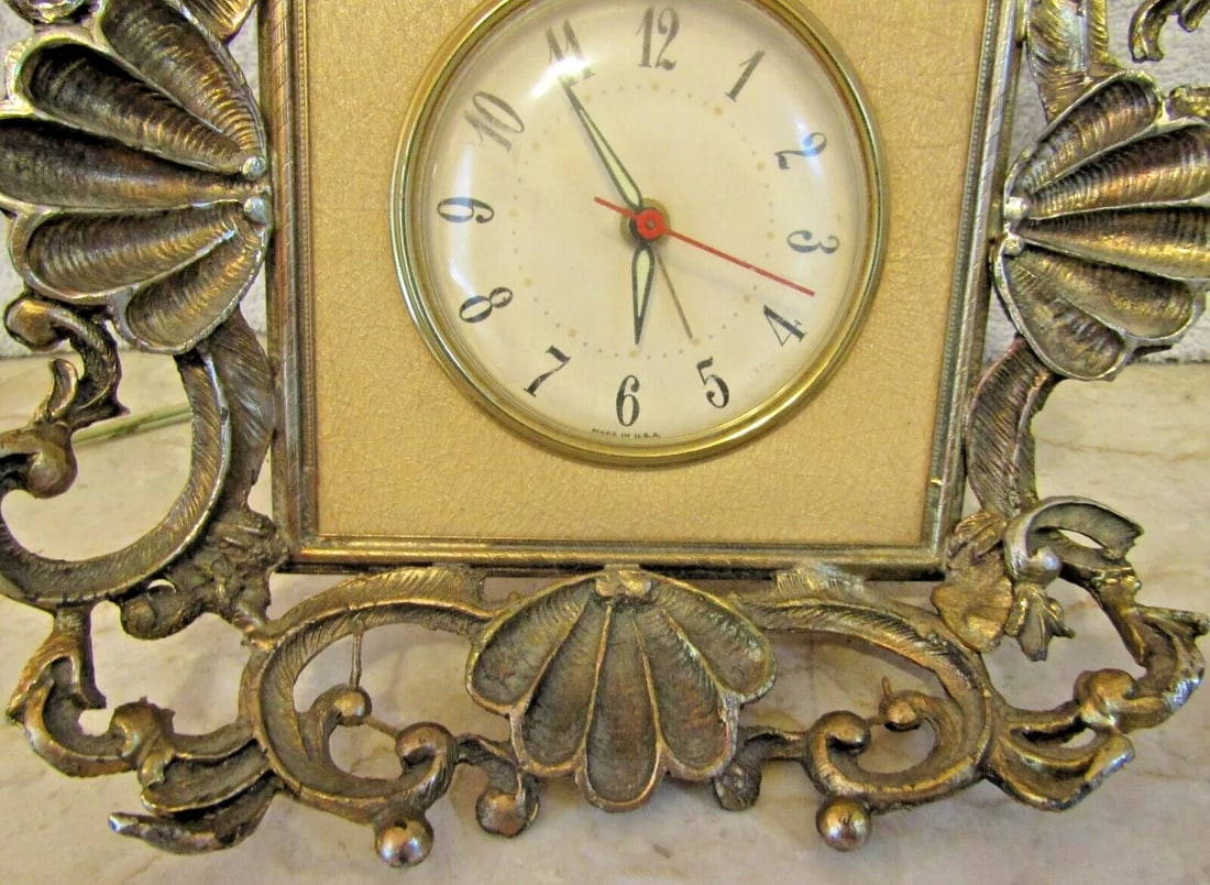 Vintage Mid-Century Modern French Style Ormulu Electric Table Clock - 3