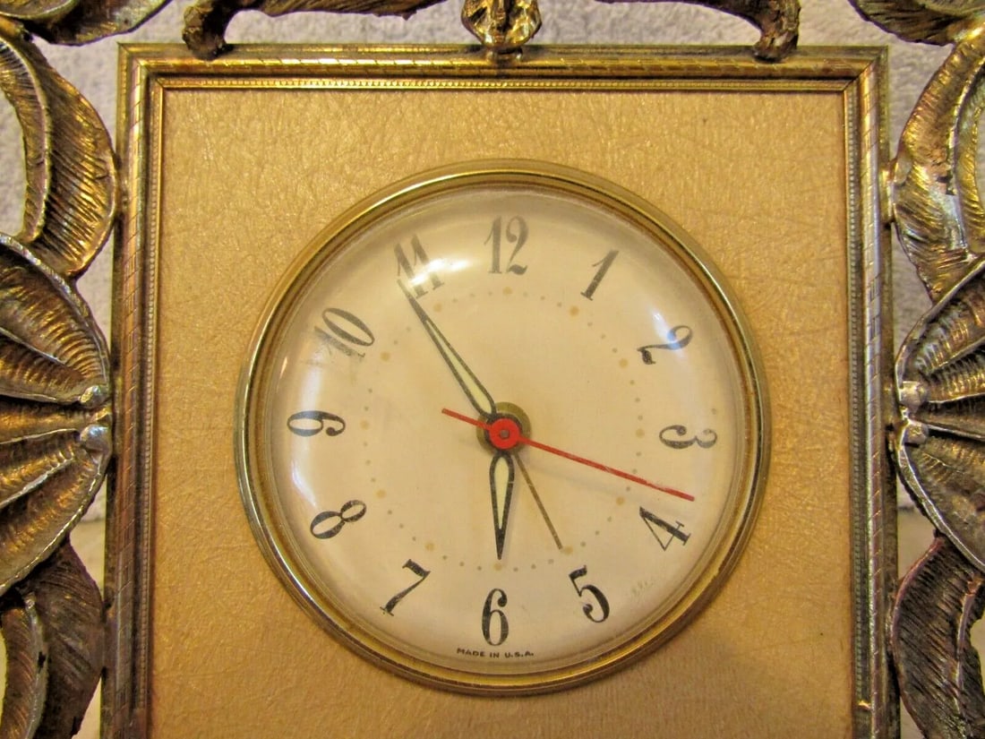 Vintage Mid-Century Modern French Style Ormulu Electric Table Clock - 4