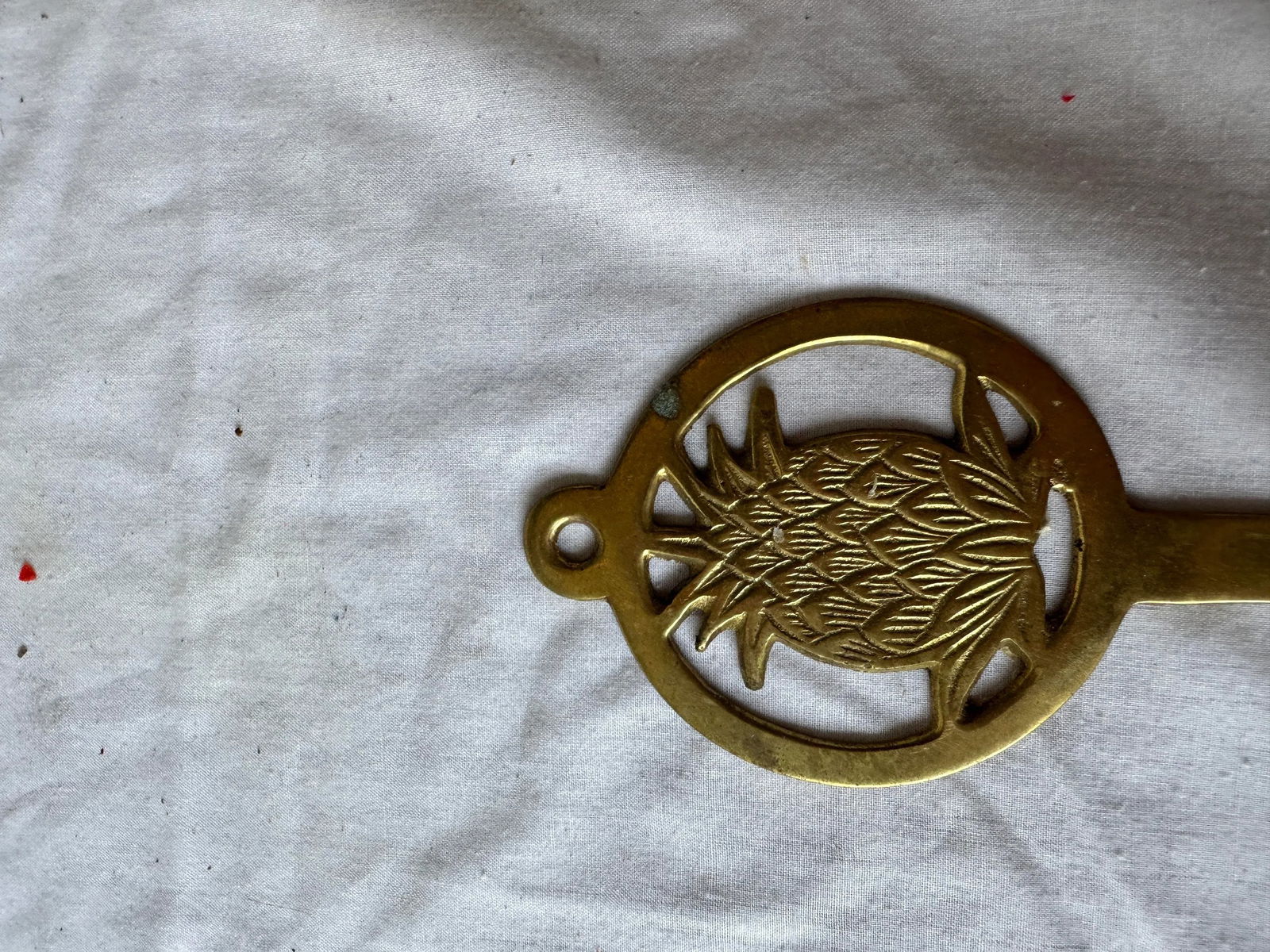 1970s Pair of Brass Pineapple Wall Hooks - 7