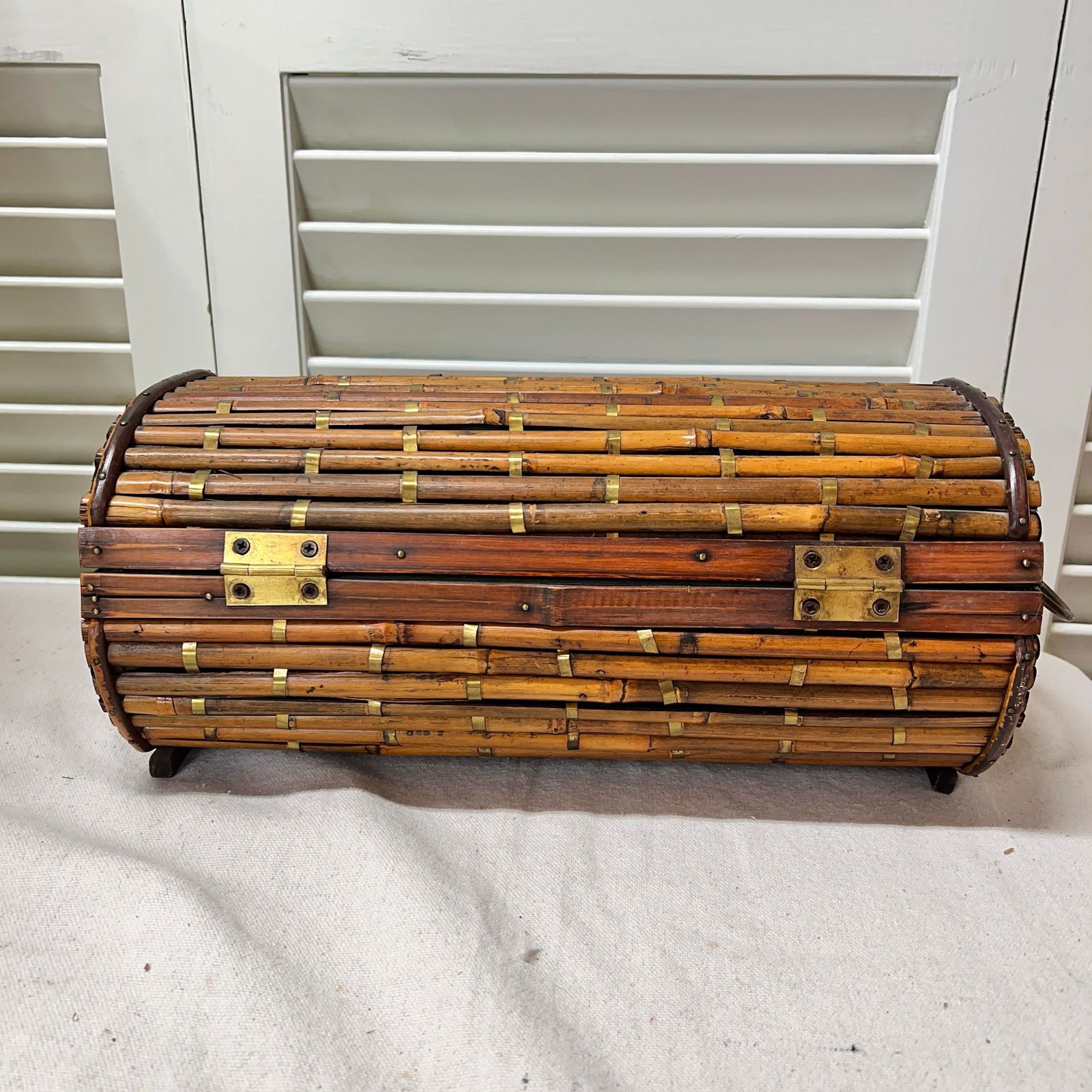 Bamboo Pencil Reed Dome Shaped Box With Brass Crossband Accents - 4