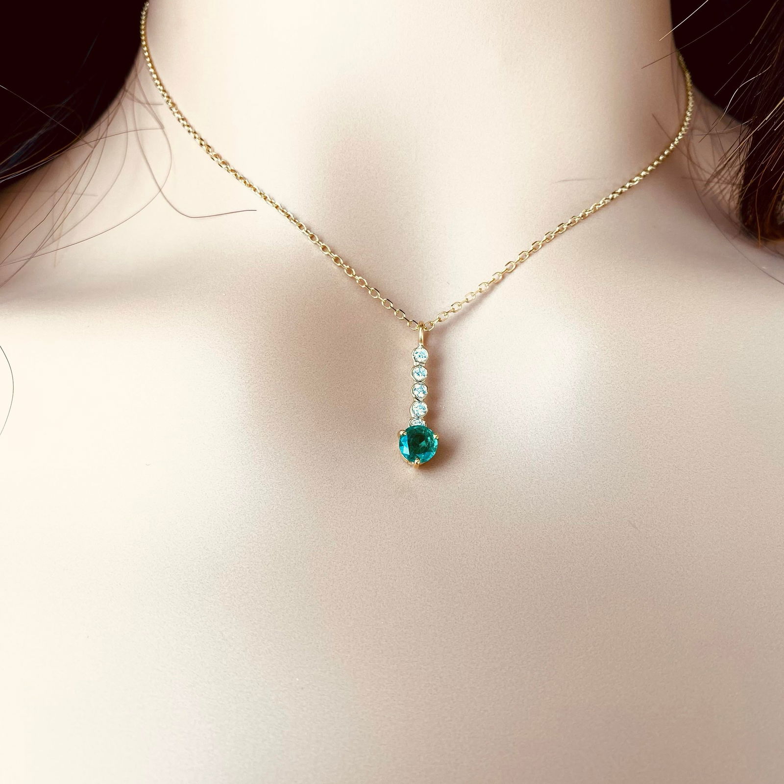 14 Karat Yellow Gold Round Emerald Diamond 0.55 Carat Lariat Necklace Pendant - 9