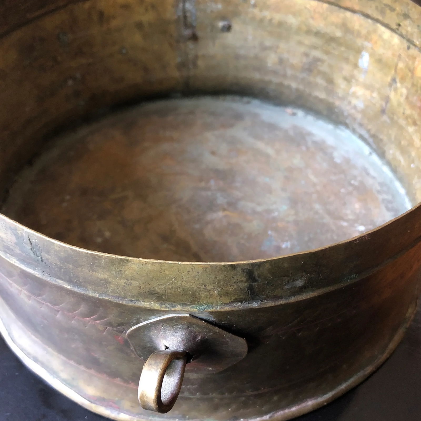 1900s Traditional Hand Hammered Brass Box With Latch - 8
