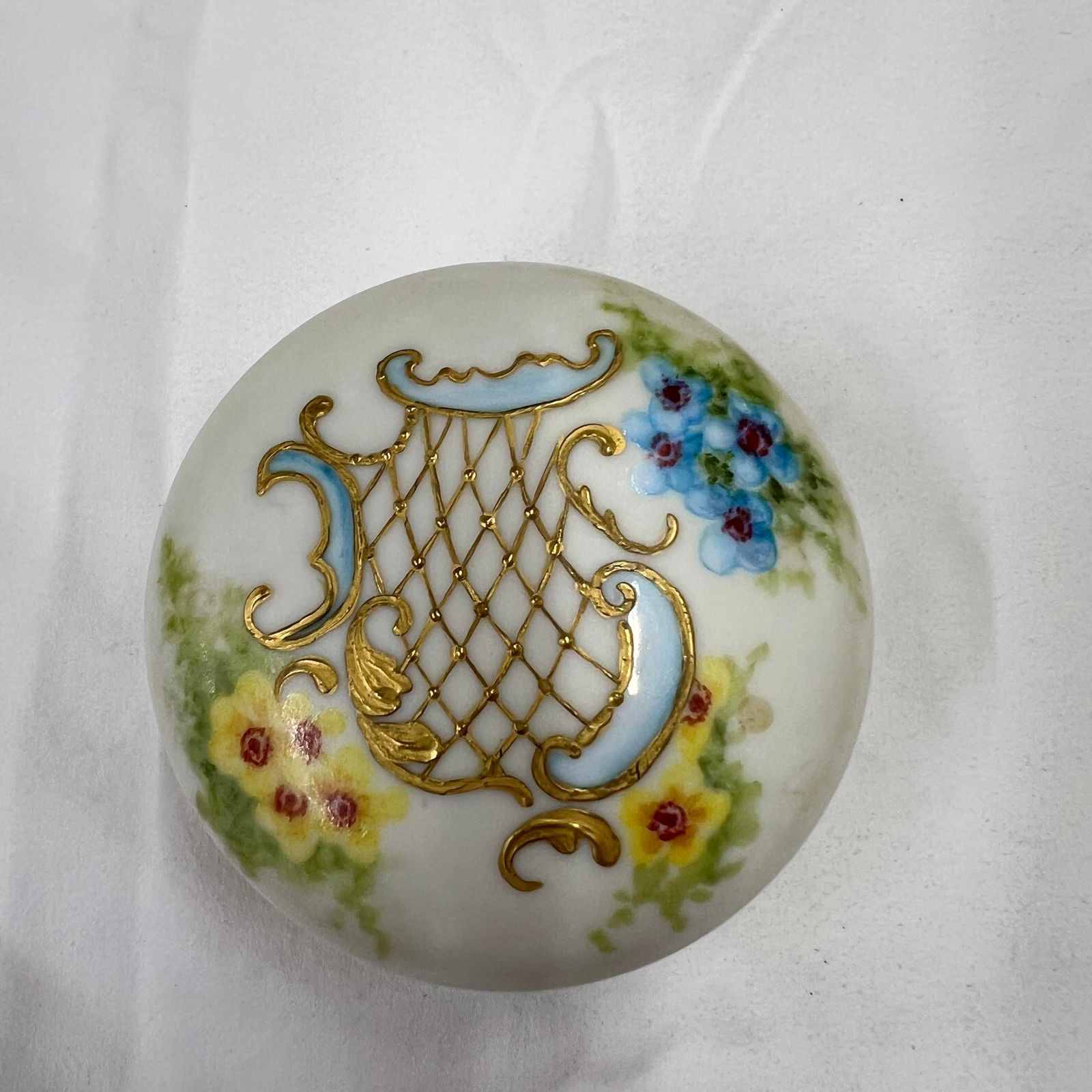 French Trinket Box With Floral Design and Gold Leaf Highlights - 2