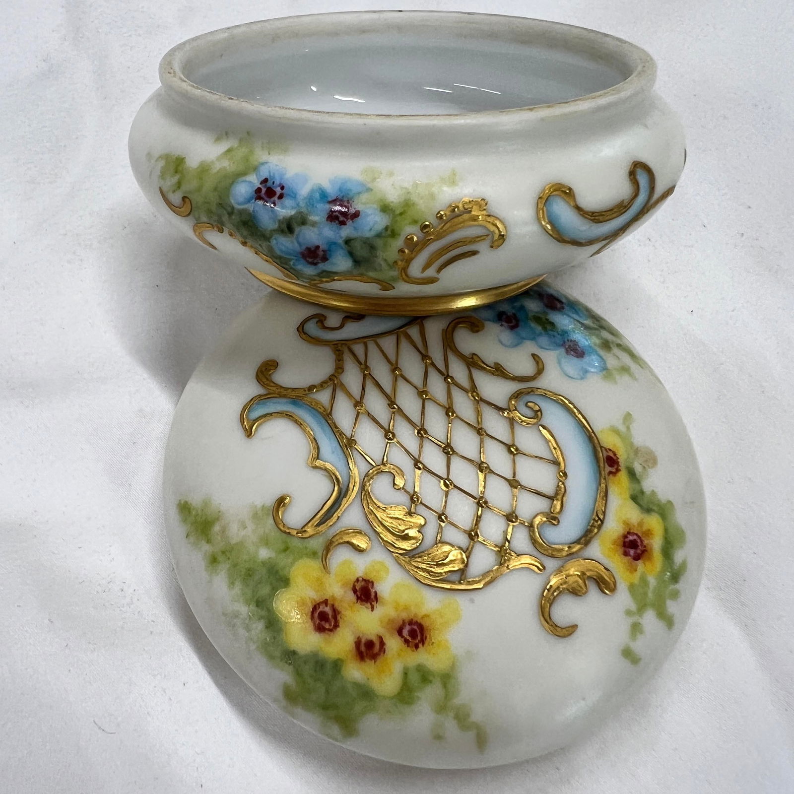 French Trinket Box With Floral Design and Gold Leaf Highlights - 5