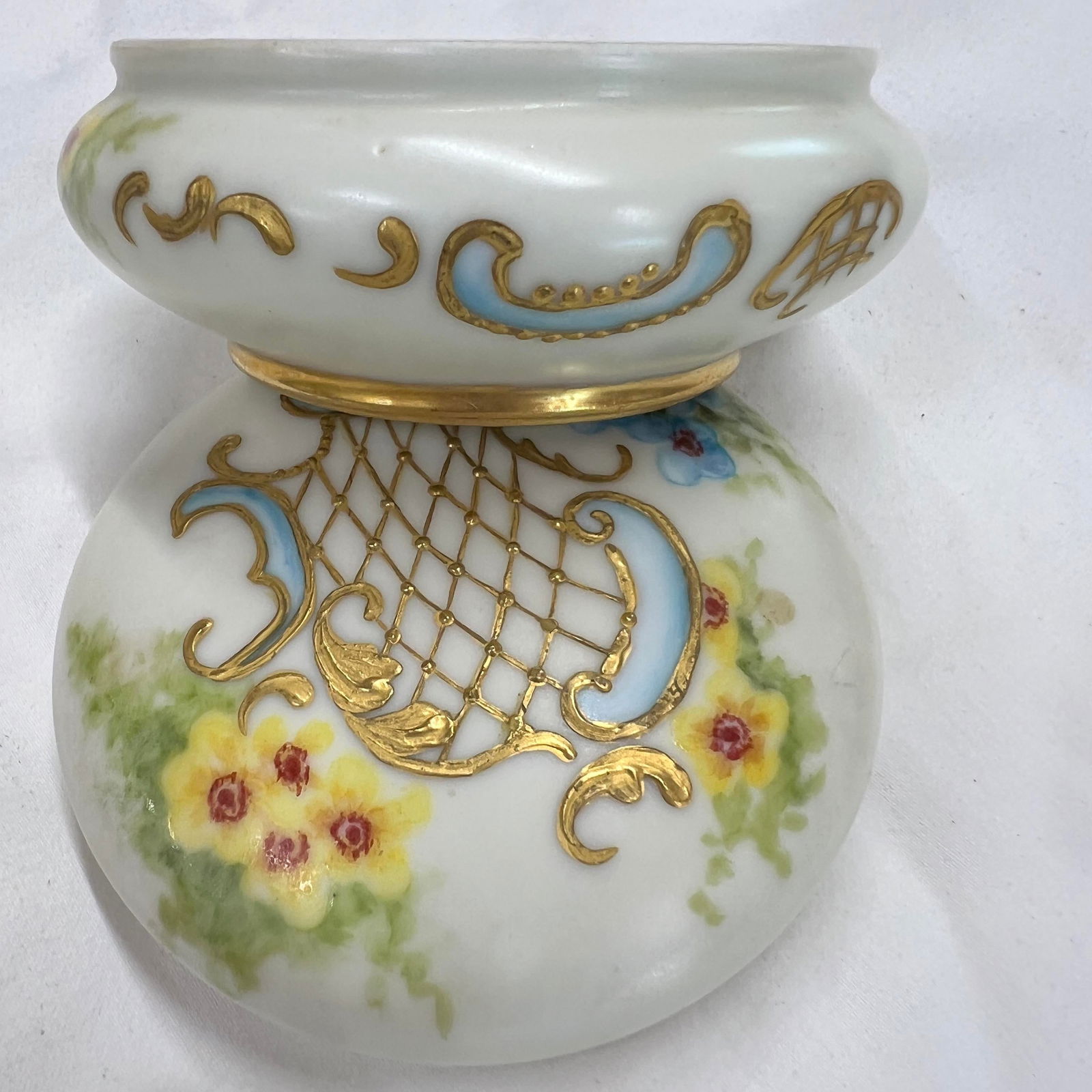 French Trinket Box With Floral Design and Gold Leaf Highlights - 8