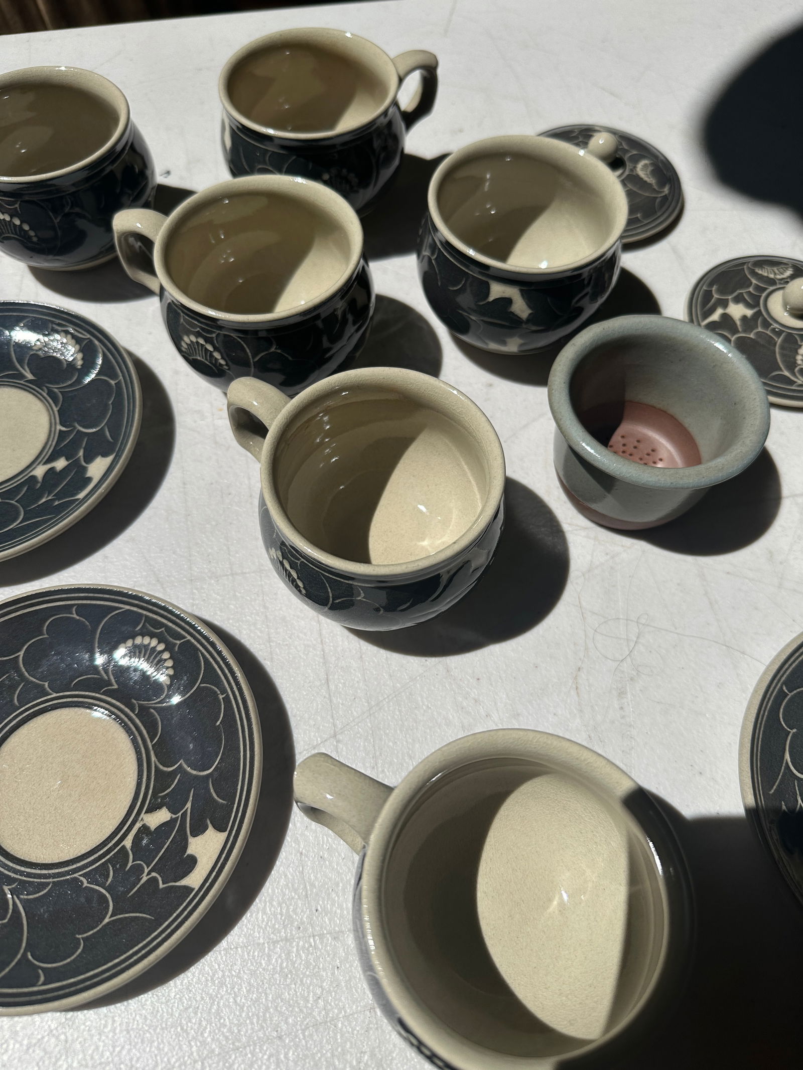 1970s Japanese Pottery Tea Cup and Saucers Set- 17 Pieces - 4