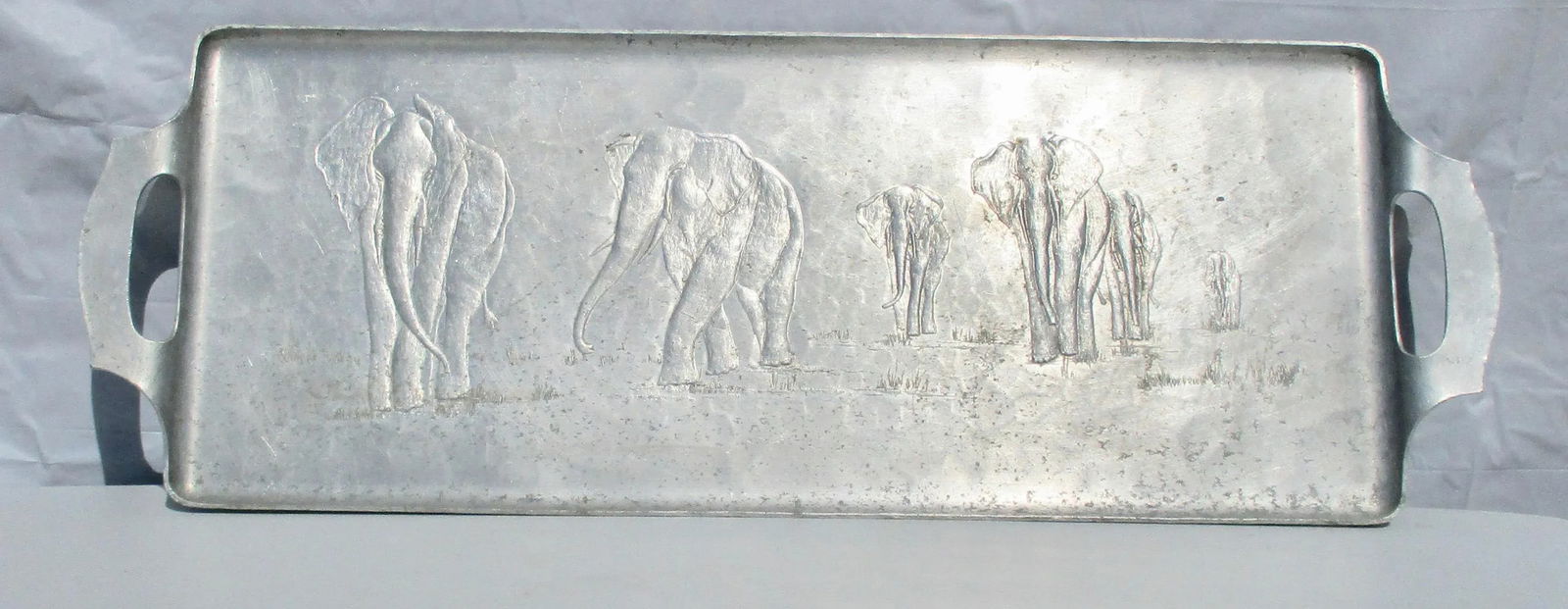 1950s Vintage Elephant Design Aluminum Serving Tray - 2
