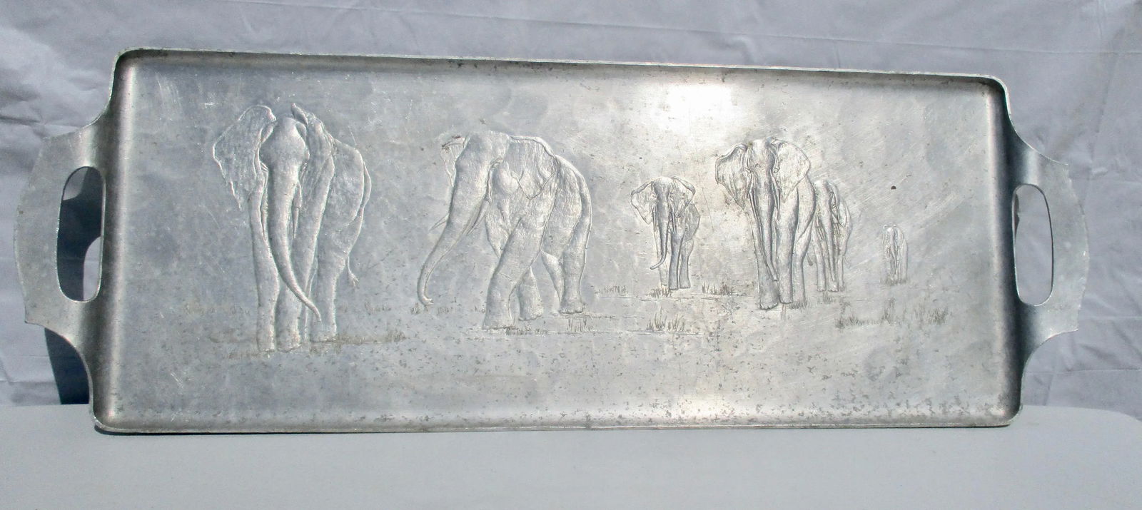 1950s Vintage Elephant Design Aluminum Serving Tray - 9