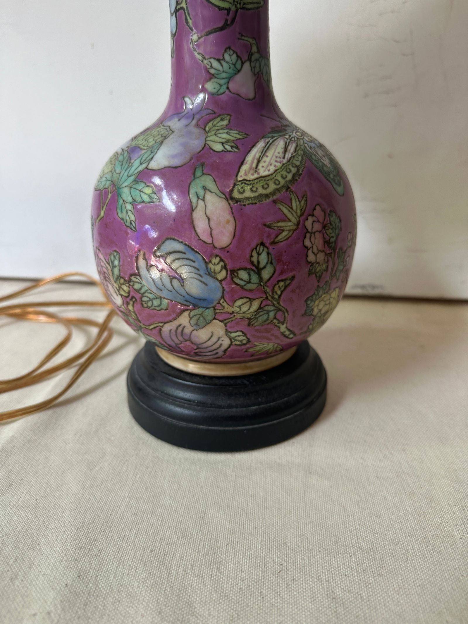 Vintage Chinoiserie Asian Lamp With Brass Finial - 2
