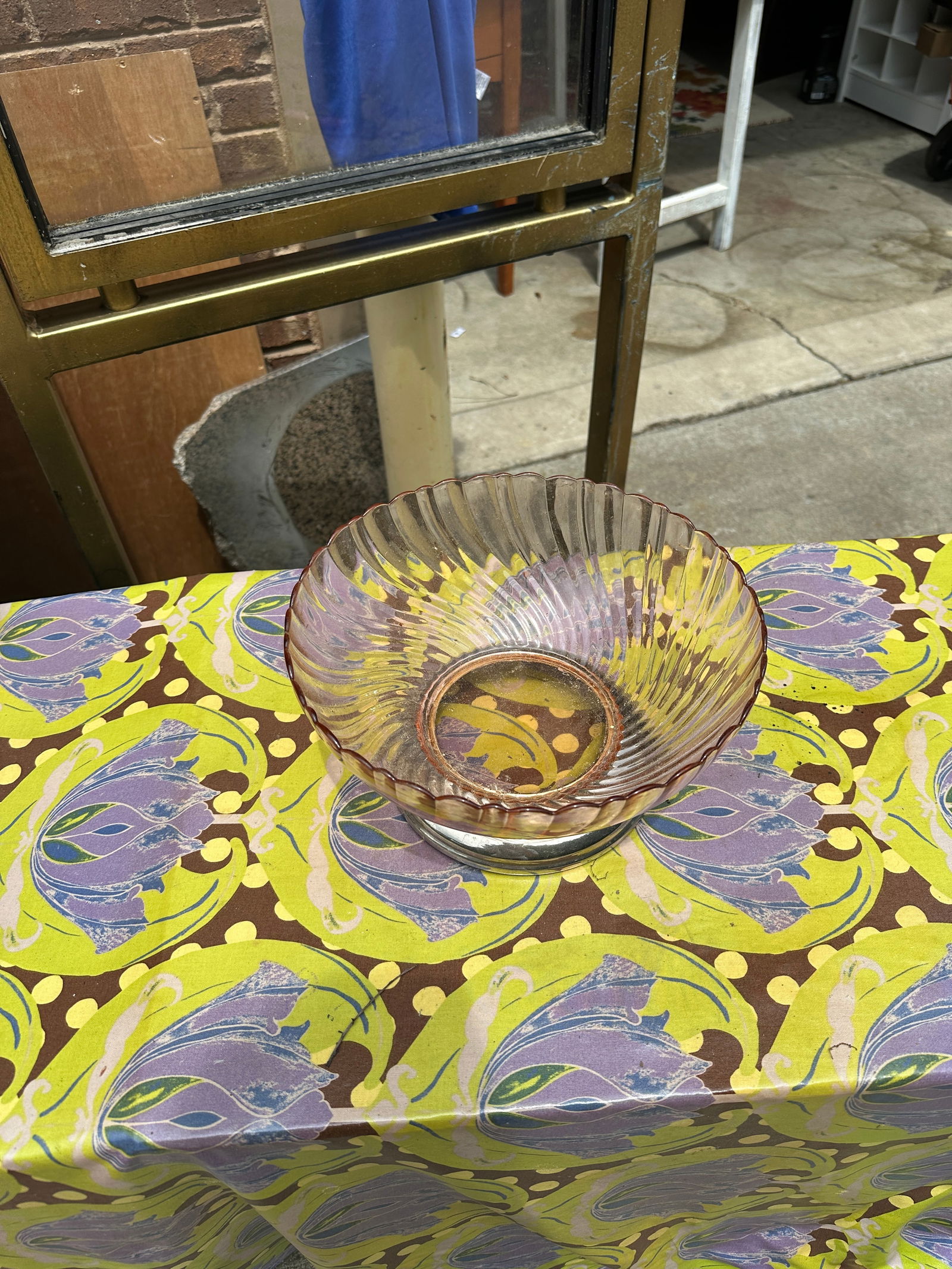 1970s Pink Glass Punch Bowl With Silver Stand - 2