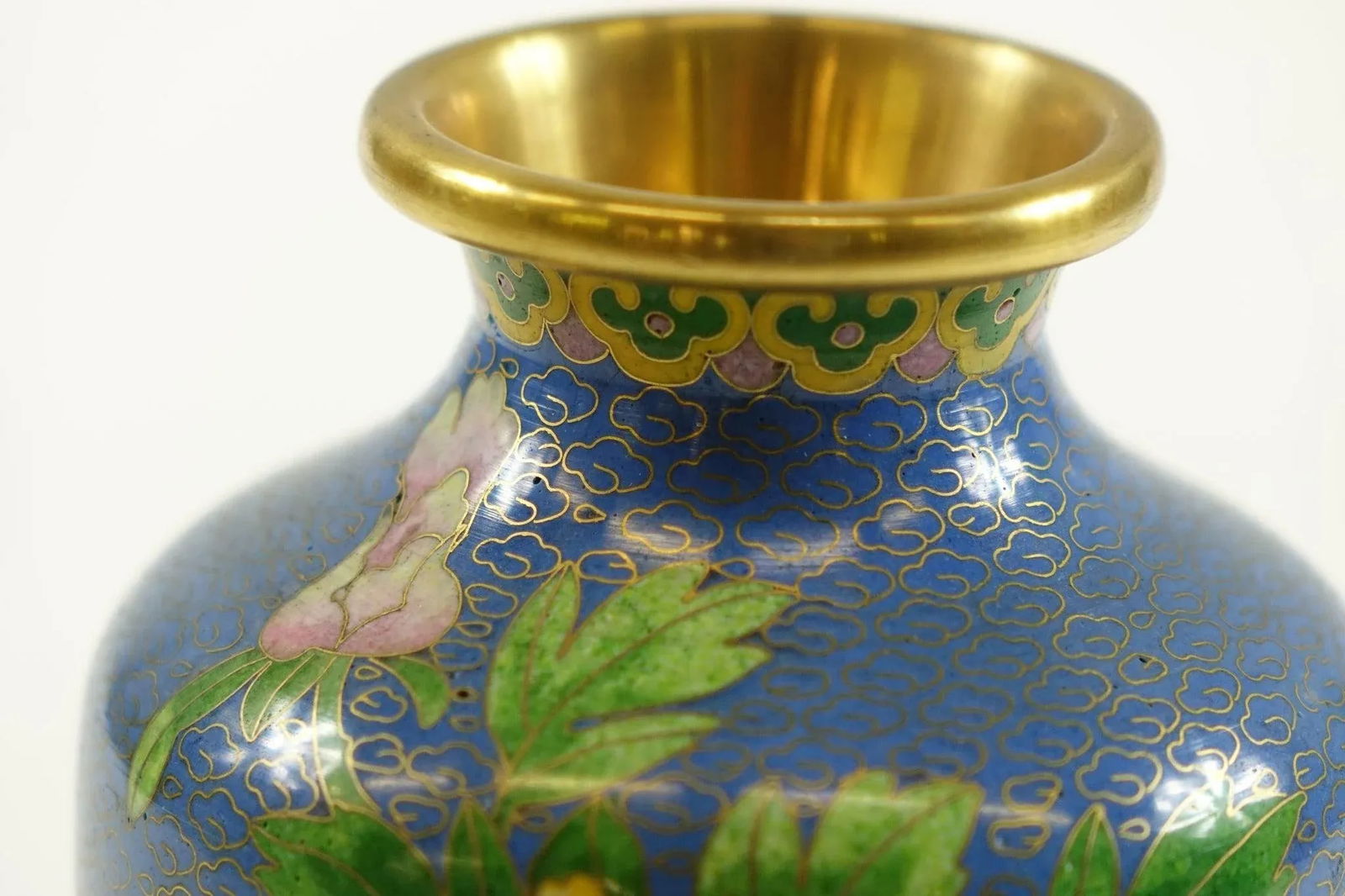 Early 20th Century Chinese Cloisonne Vase - 4