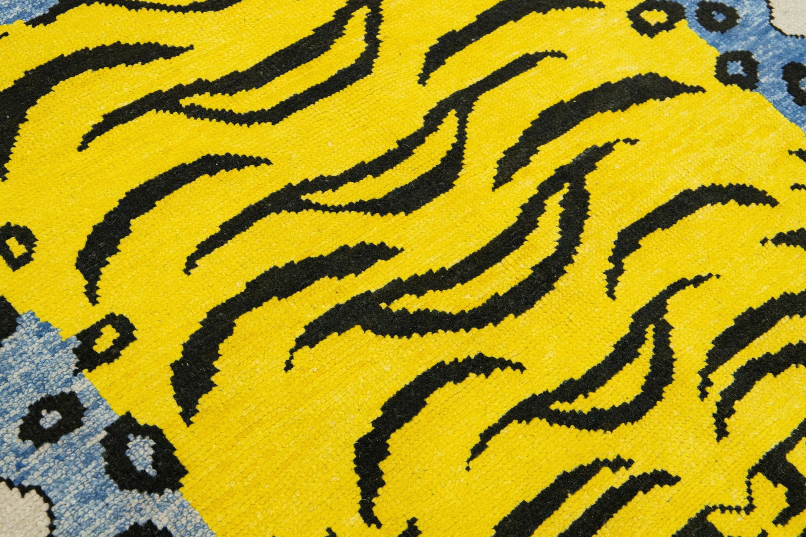 Pictorial Designed Contemporary Wool Rug in Beige - 10