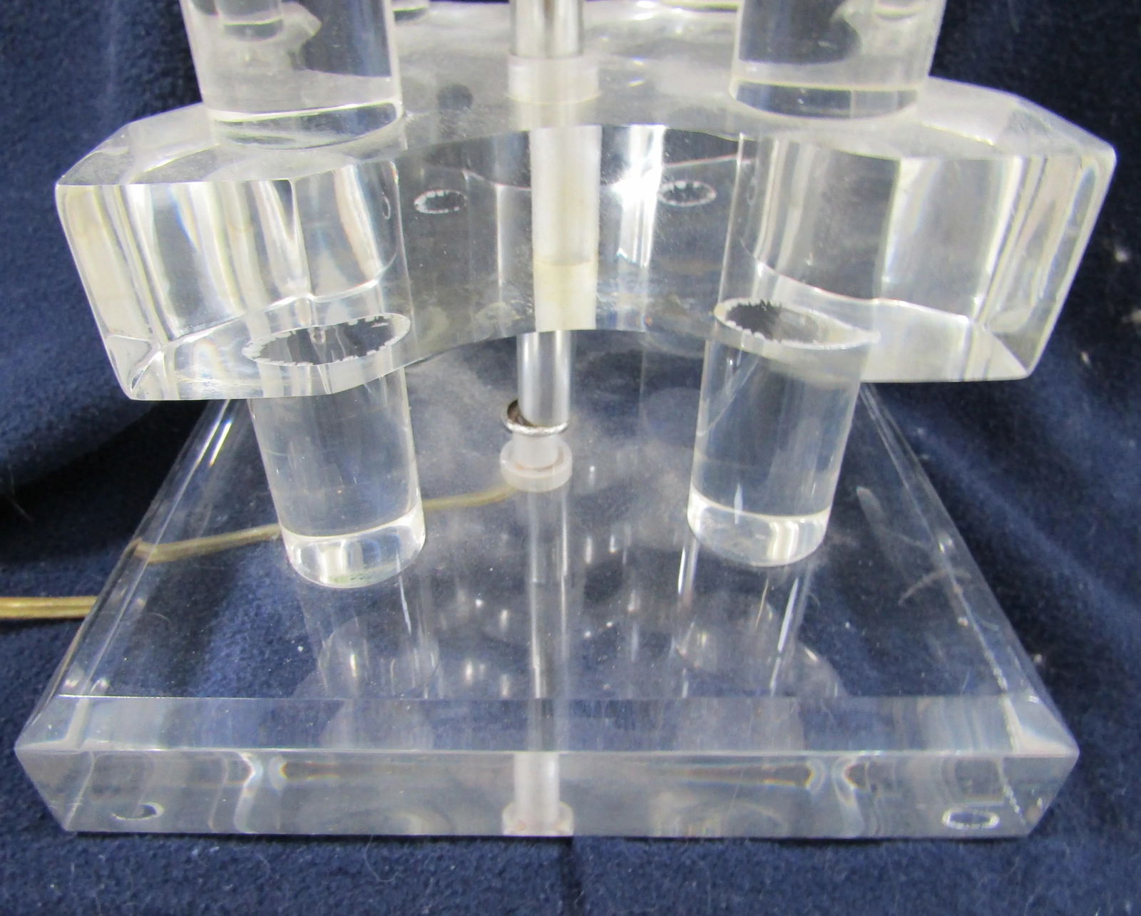 Vintage Mid-Century Modern Stacked Lucite Acrylic Table Lamp - 10