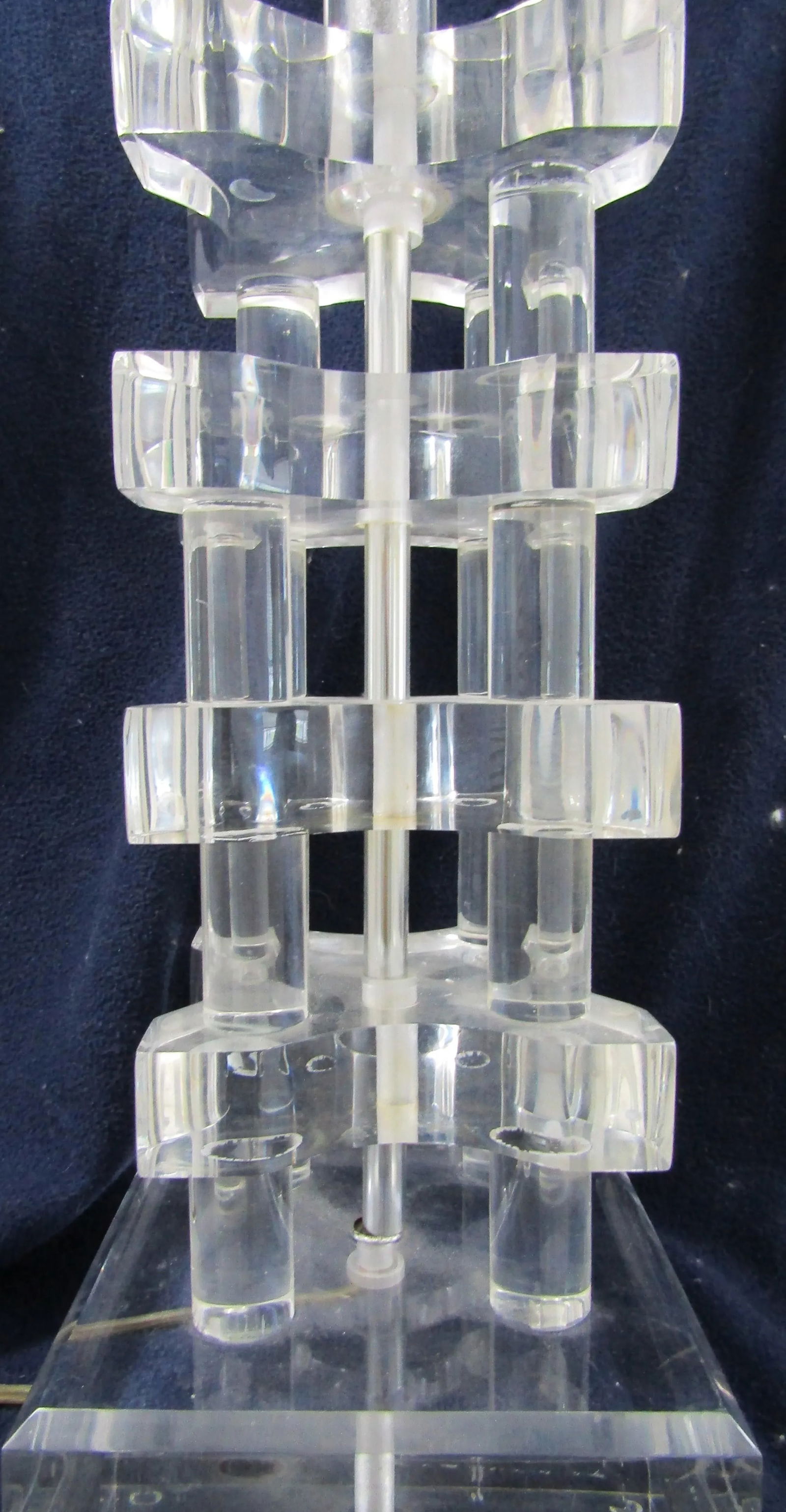 Vintage Mid-Century Modern Stacked Lucite Acrylic Table Lamp - 7