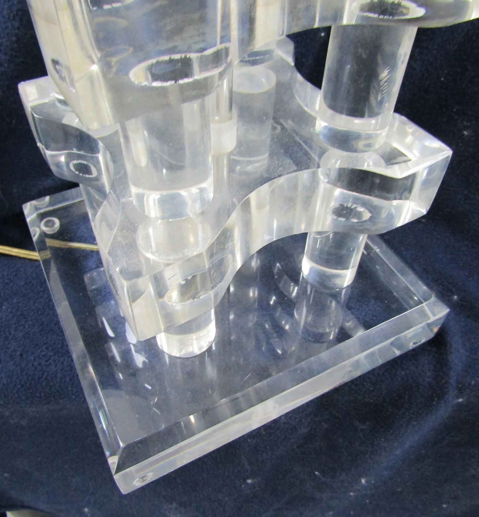 Vintage Mid-Century Modern Stacked Lucite Acrylic Table Lamp - 8