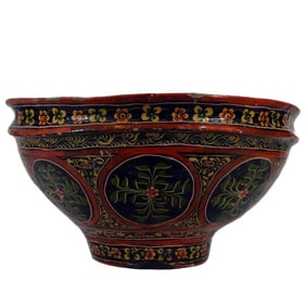 Antique Hand-Painted Paper Mache Indian Flower Bowl From the 19th Century