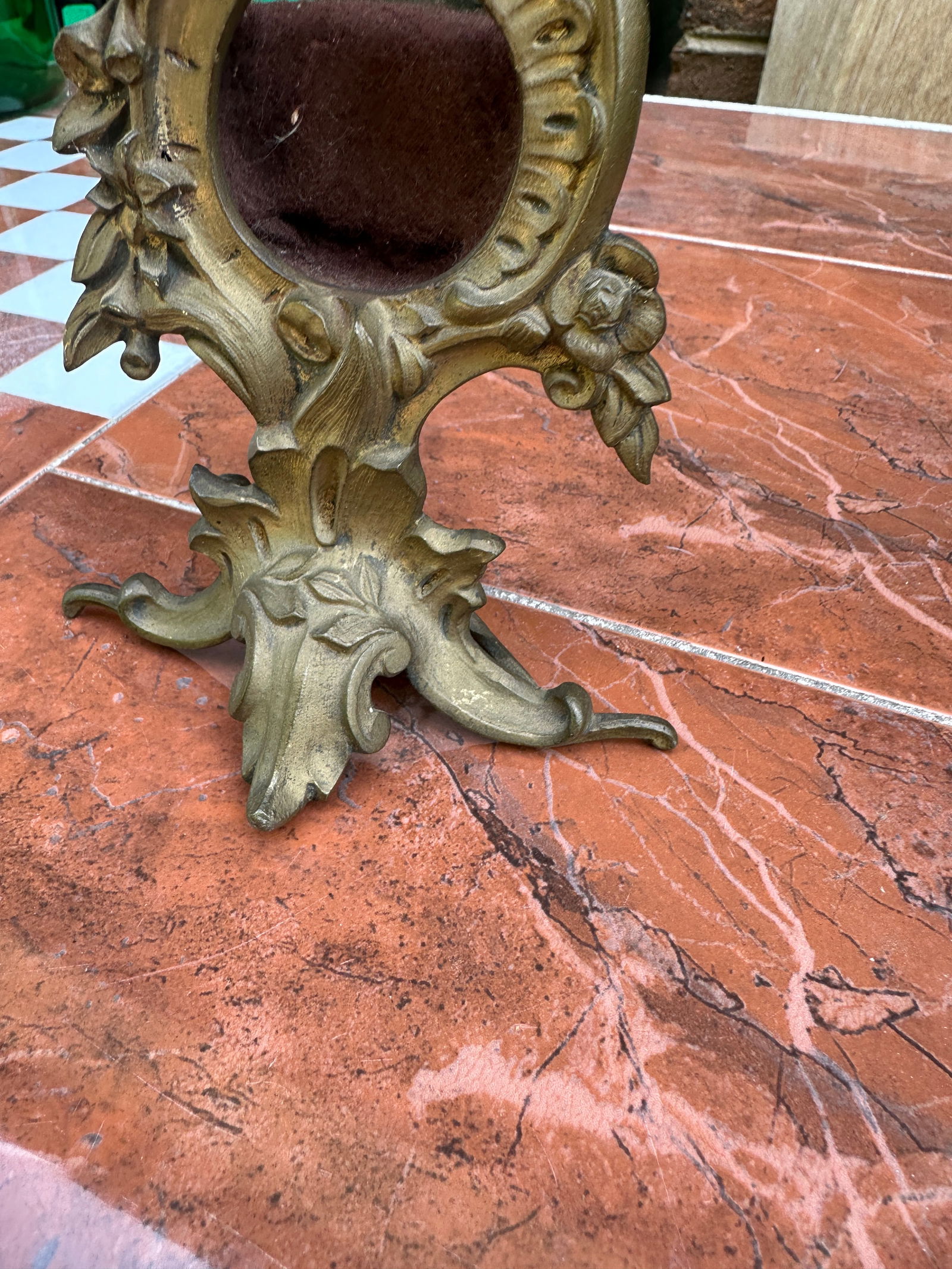 Small 1970s Brass Floral Standing Frame - 5