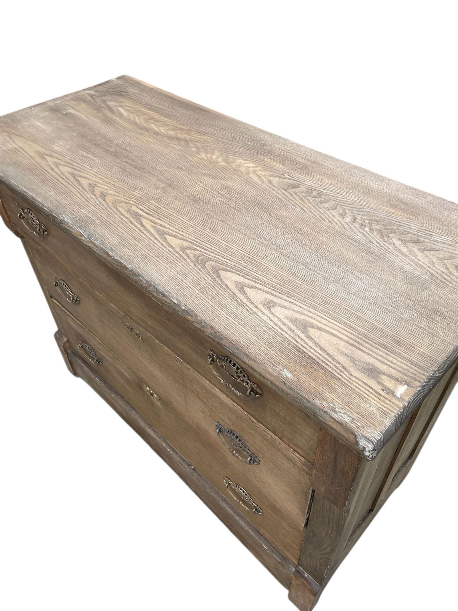 Early 20th Century Antique Dresser - 10