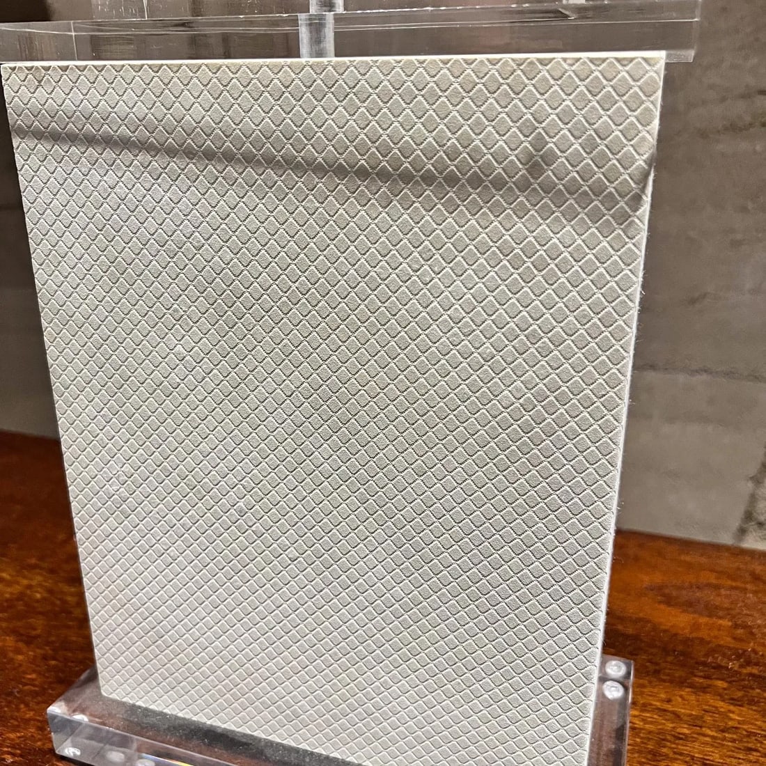 1970s Modern Square Lucite Table Lamp - 12