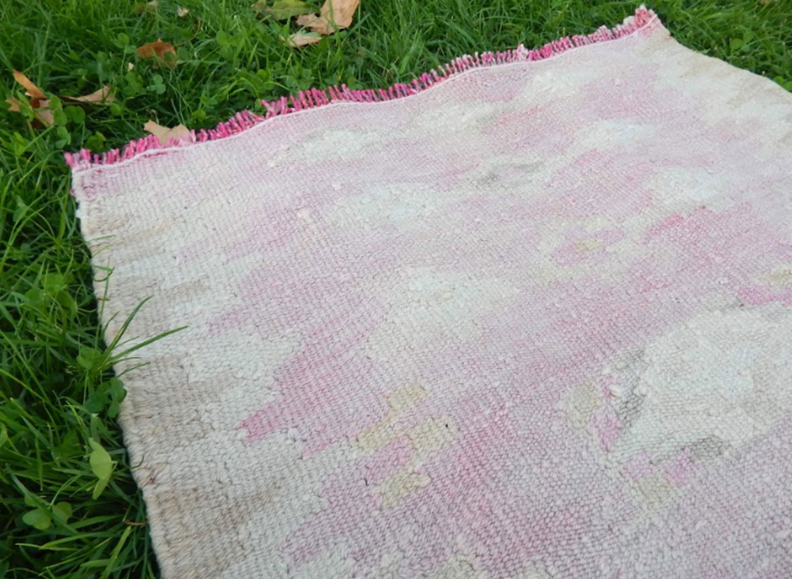 Distressed Vintage Turkish Kilim Runner 2"²6"³ × 10"²4"³ - 11