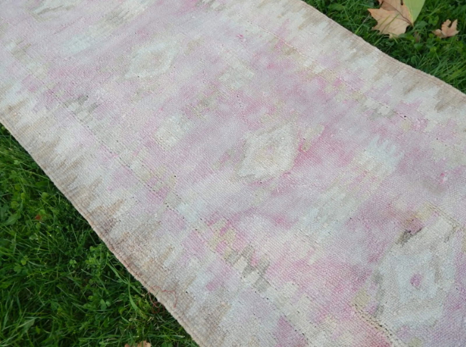 Distressed Vintage Turkish Kilim Runner 2"²6"³ × 10"²4"³ - 8