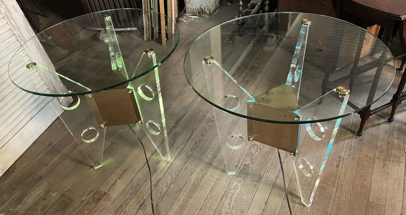 Mid 20th Century Dorothy Thorpe Illuminated Pair Side/End Tables Lucite Base Round Glass Top - 3