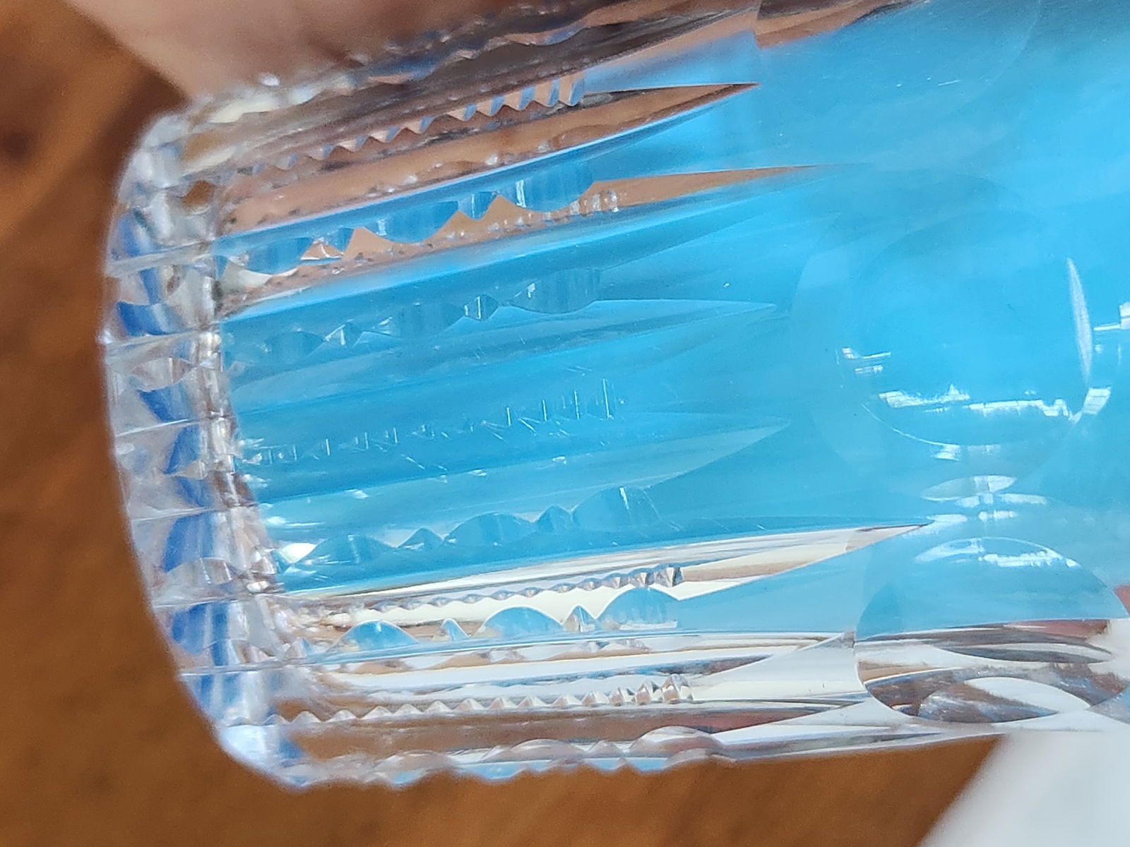 Early 20th Century American Brilliant Cut Crystal With Thumbprint Design Whiskey Tumblers- Set of 4 - 9